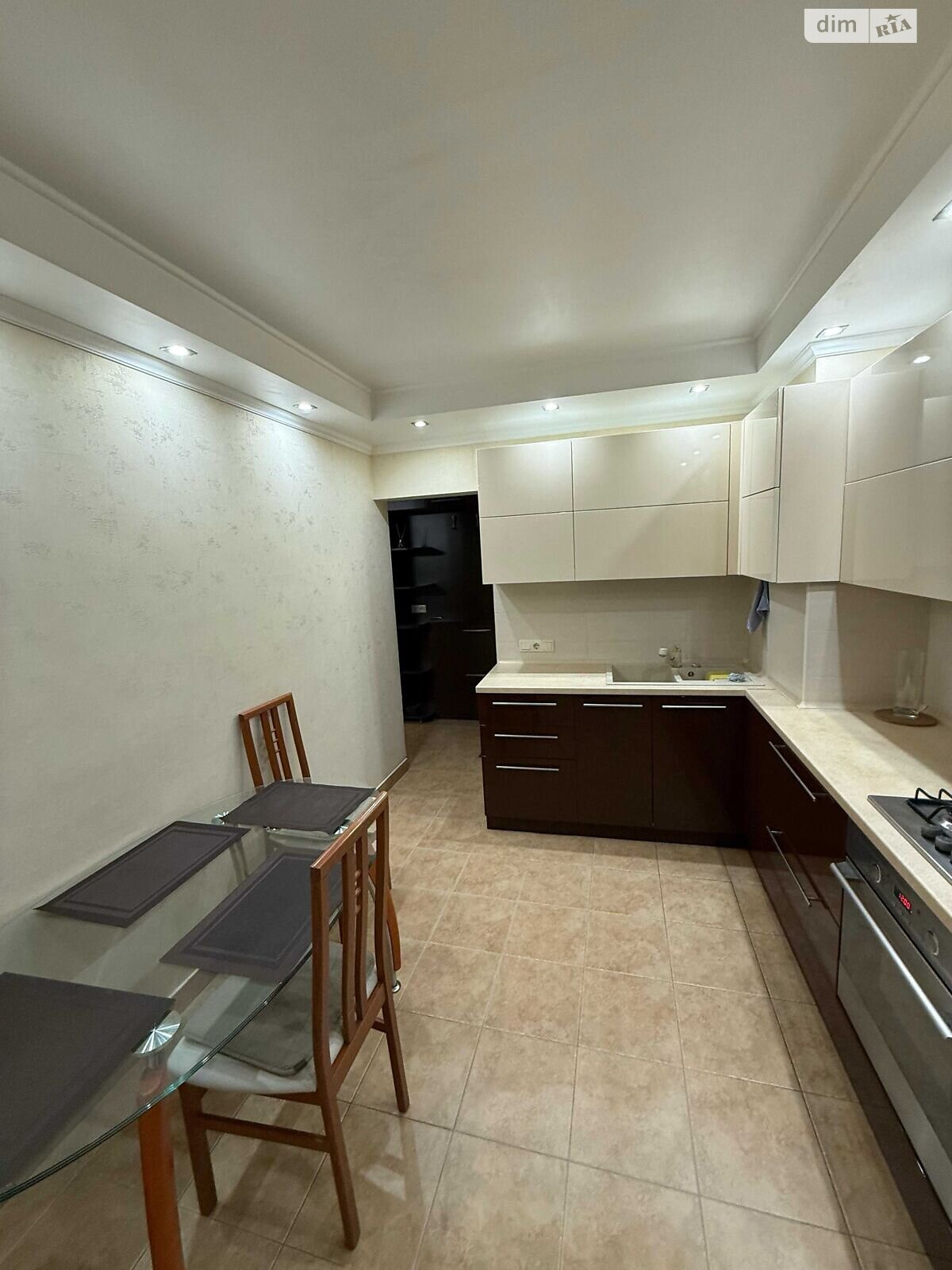 трехкомнатная квартира в Днепре, район Победа-6, на просп. Героев 46 в аренду на долгий срок помесячно фото 1