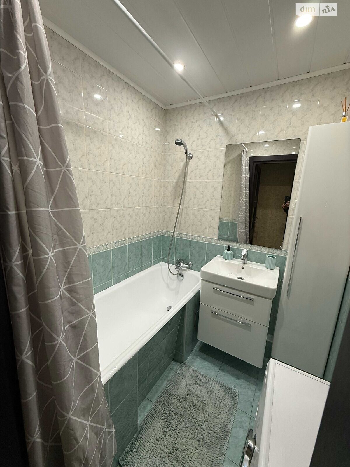 трехкомнатная квартира в Днепре, район Победа-6, на просп. Героев 46 в аренду на долгий срок помесячно фото 1