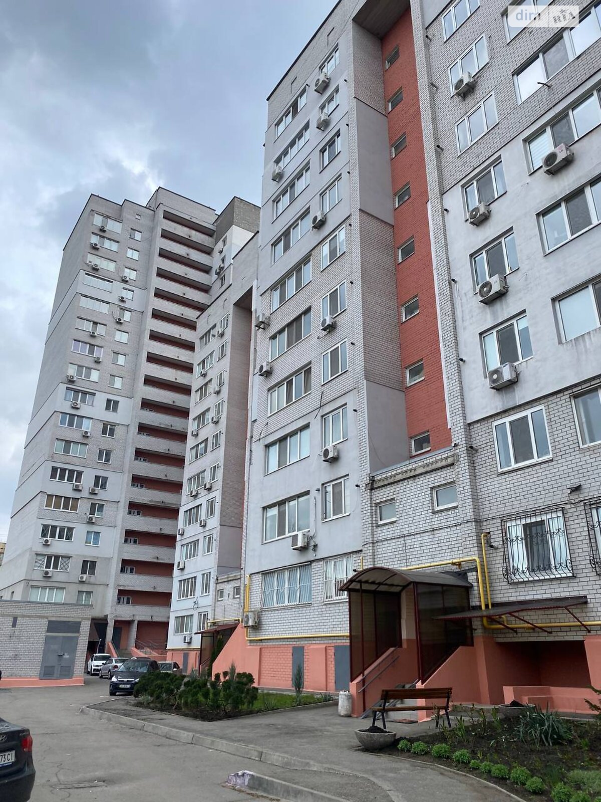 четырехкомнатная квартира в Днепре, район Победа-6, на ул. Різоля 7 в аренду на долгий срок помесячно фото 1 четырехкомнатная квартира в Днепре, район Победа-6, на ул. Різоля 7 в аренду на долгий срок помесячно фото 1