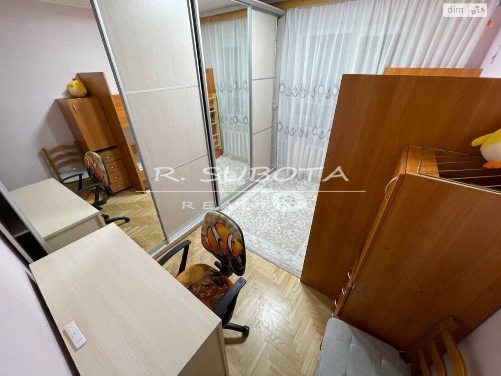 трехкомнатная квартира с мебелью в Днепре, район Победа-5, на бул. Славы 28 в аренду на долгий срок помесячно фото 1