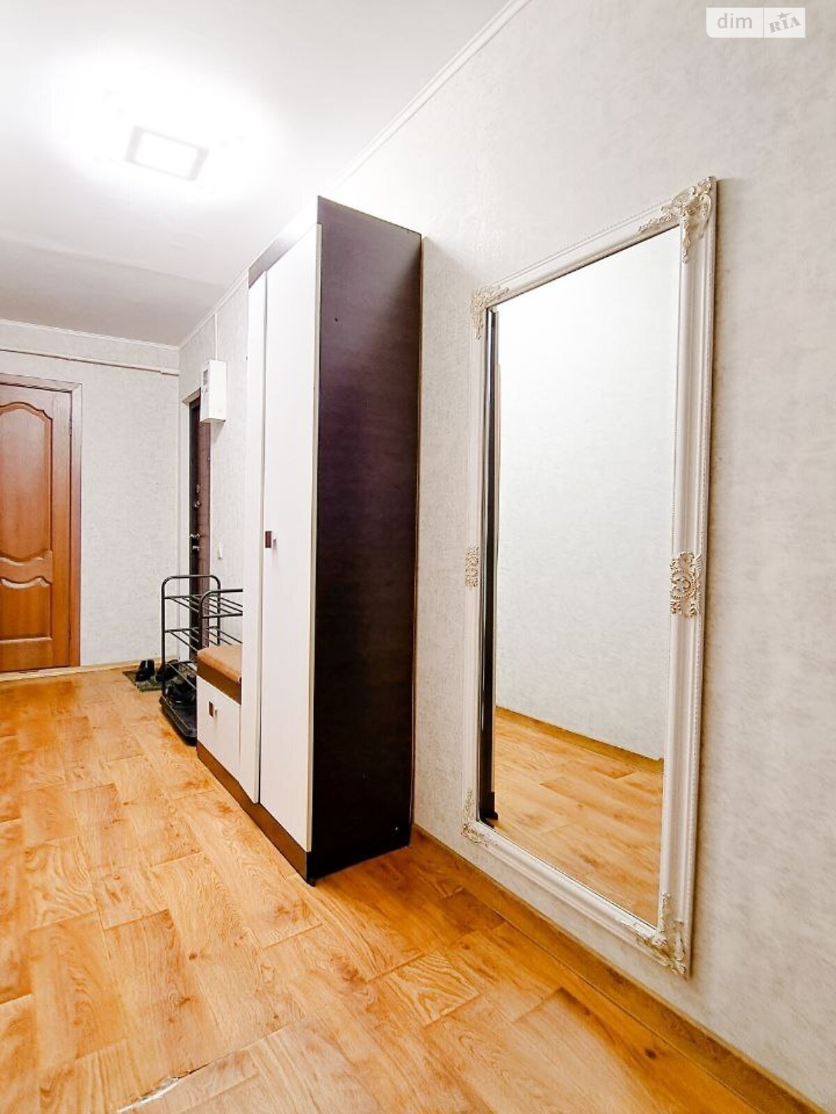 трехкомнатная квартира в Днепре, район Победа-1, на ул. Мандрыковская 159 в аренду на долгий срок помесячно фото 1
