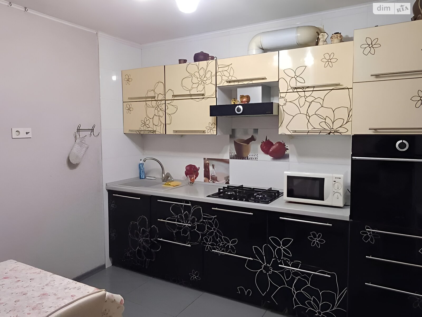 трехкомнатная квартира в Днепре, район Покровский, на мас. Покровский 5К в аренду на долгий срок помесячно фото 1 трехкомнатная квартира в Днепре, район Покровский, на мас. Покровский 5К в аренду на долгий срок помесячно фото 1