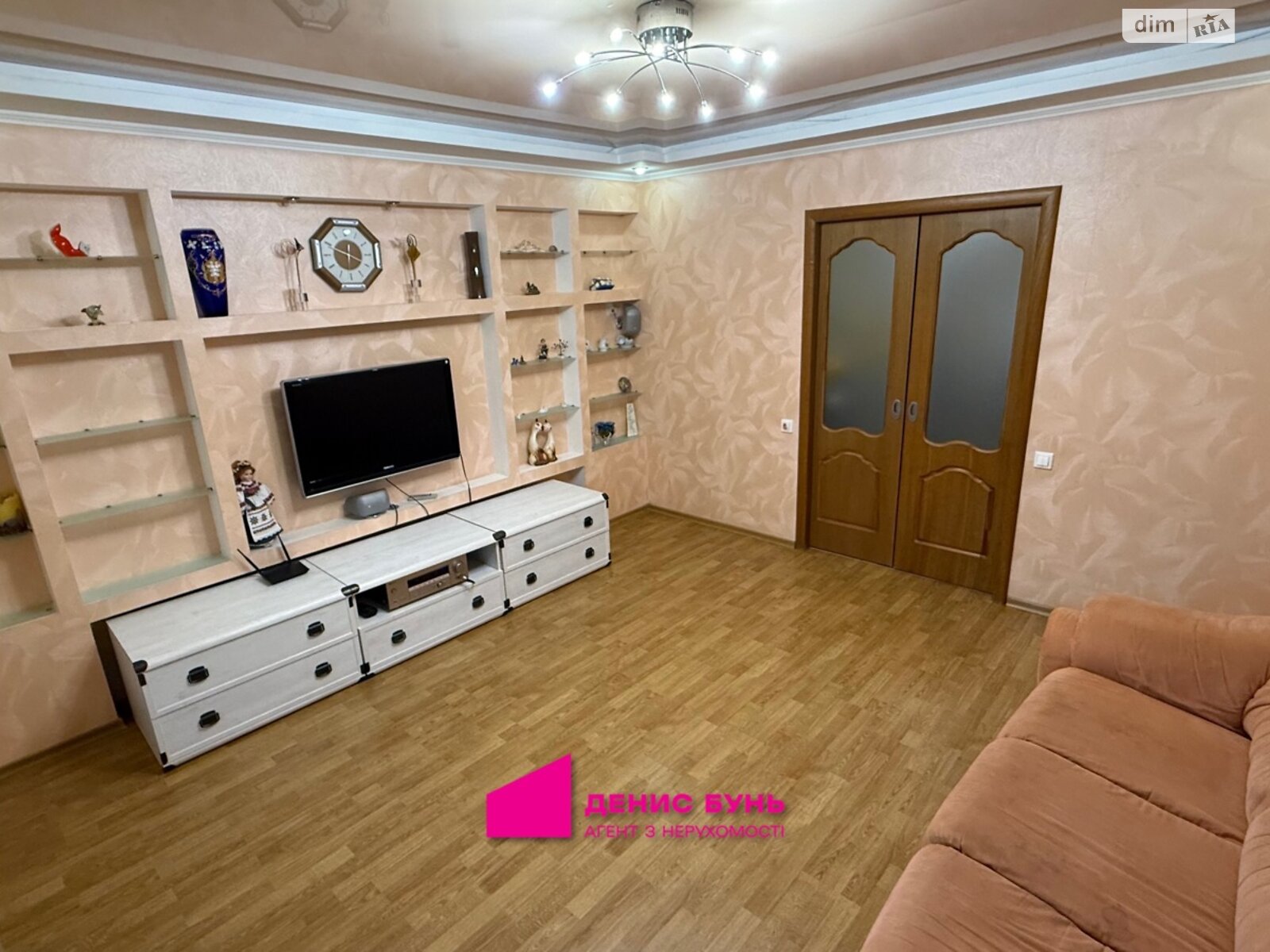 трикімнатна квартира в Дніпрі, район Придніпровський, на вул. Івана Багряного 13 в довготривалу оренду помісячно фото 1 трикімнатна квартира в Дніпрі, район Придніпровський, на вул. Івана Багряного 13 в довготривалу оренду помісячно фото 1