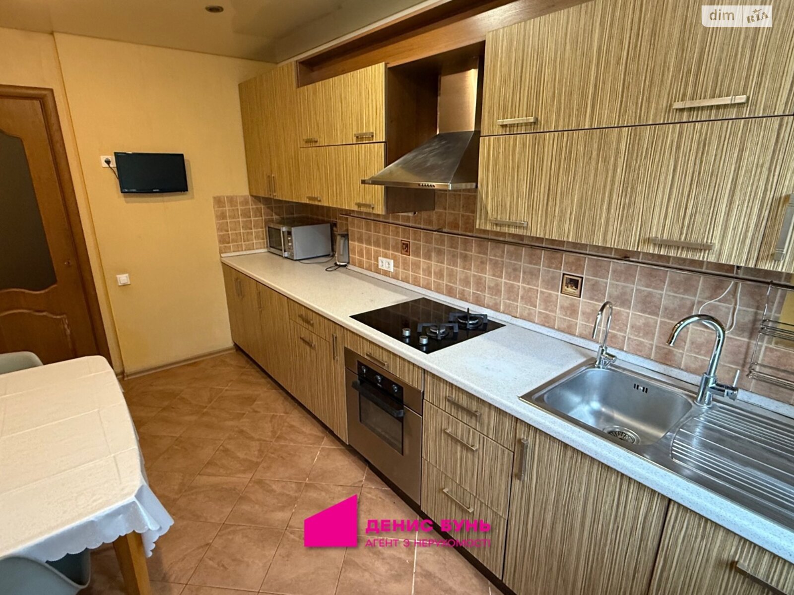 трикімнатна квартира в Дніпрі, район Придніпровський, на вул. Івана Багряного 13 в довготривалу оренду помісячно фото 1 трикімнатна квартира в Дніпрі, район Придніпровський, на вул. Івана Багряного 13 в довготривалу оренду помісячно фото 1