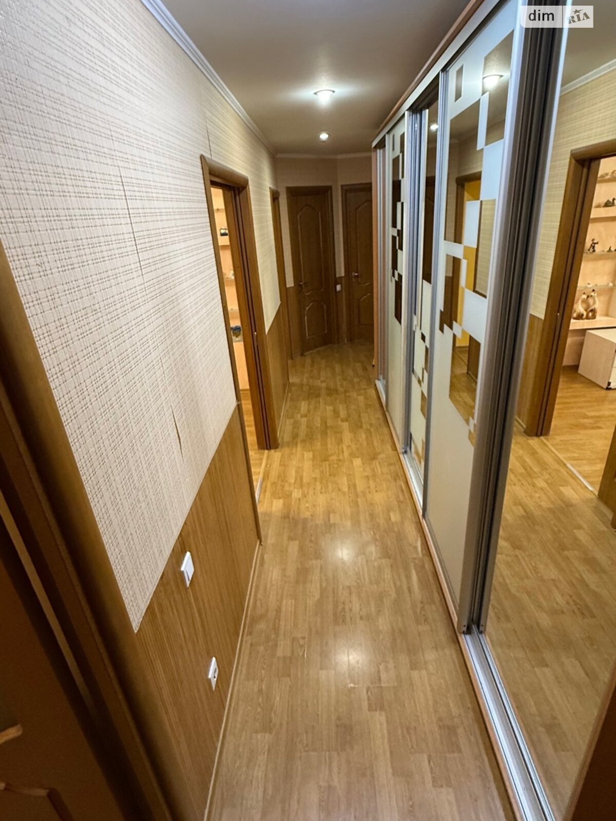 трикімнатна квартира в Дніпрі, район Придніпровський, на вул. Івана Багряного 13 в довготривалу оренду помісячно фото 1 трикімнатна квартира в Дніпрі, район Придніпровський, на вул. Івана Багряного 13 в довготривалу оренду помісячно фото 1