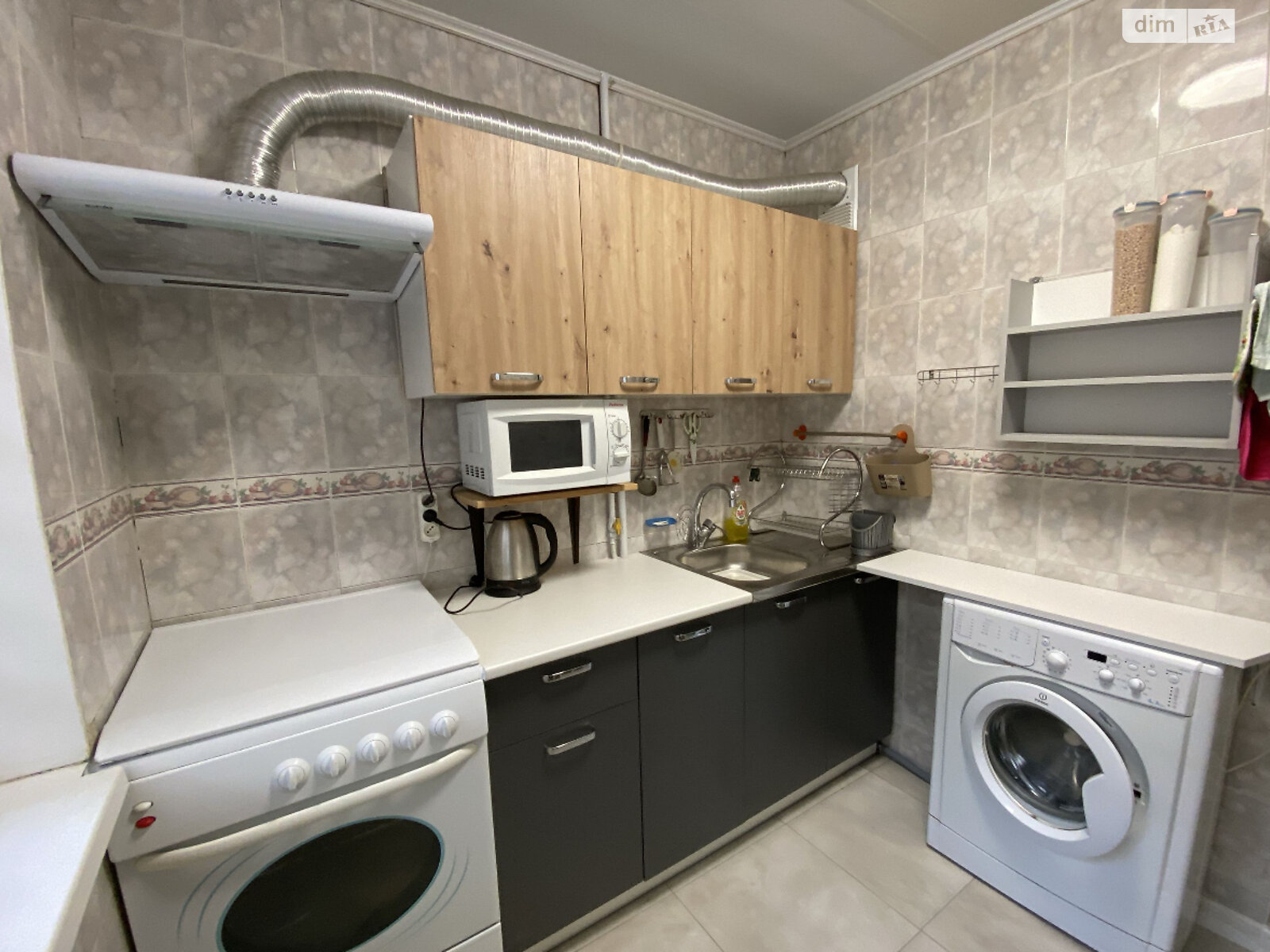 трехкомнатная квартира в Днепре, район Центральный, на ул. Александра Щербакова в аренду на долгий срок помесячно фото 1