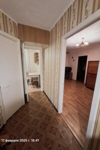 трехкомнатная квартира с мебелью в Днепре, район Проспект Поля, на просп. Хмельницкого Богдана 8 в аренду на долгий срок помесячно фото 2