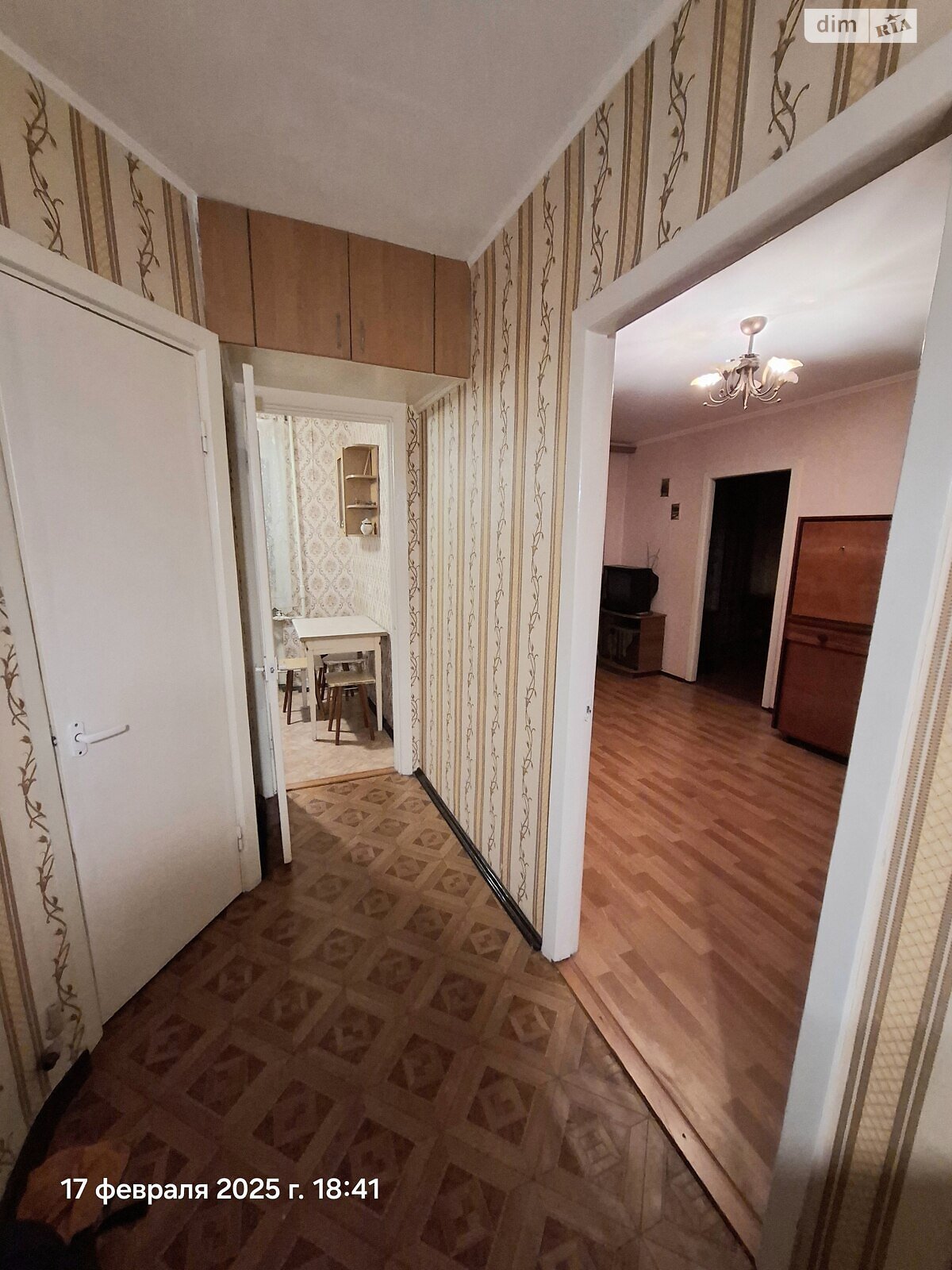 трехкомнатная квартира с мебелью в Днепре, район Проспект Поля, на просп. Хмельницкого Богдана 8 в аренду на долгий срок помесячно фото 1 трехкомнатная квартира с мебелью в Днепре, район Проспект Поля, на просп. Хмельницкого Богдана 8 в аренду на долгий срок помесячно фото 1