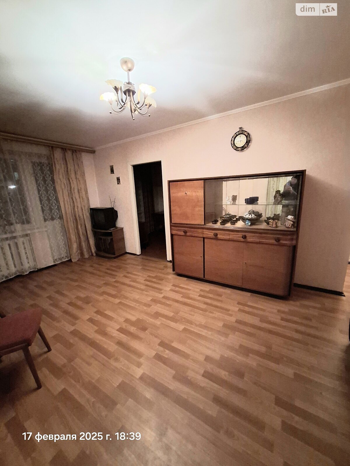 трехкомнатная квартира с мебелью в Днепре, район Проспект Поля, на просп. Хмельницкого Богдана 8 в аренду на долгий срок помесячно фото 1 трехкомнатная квартира с мебелью в Днепре, район Проспект Поля, на просп. Хмельницкого Богдана 8 в аренду на долгий срок помесячно фото 1