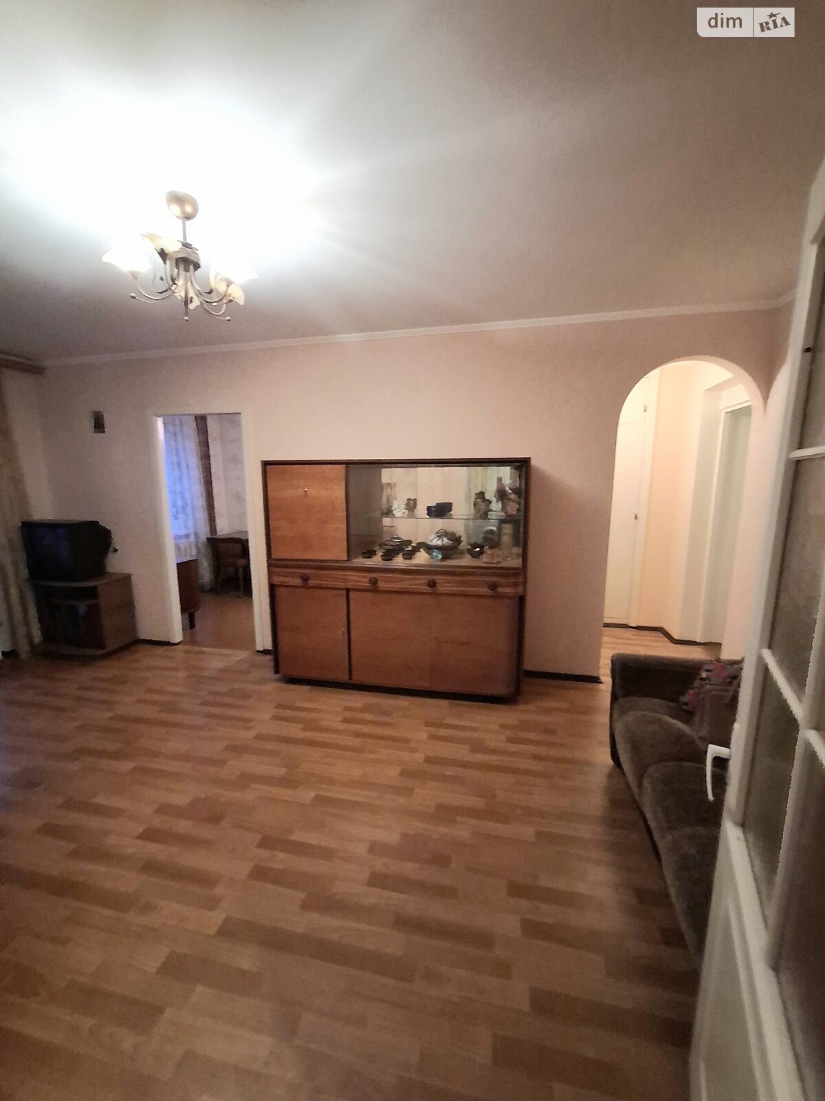 трехкомнатная квартира в Днепре, район Проспект Поля, на просп. Хмельницкого Богдана 8 в аренду на долгий срок помесячно фото 1 трехкомнатная квартира в Днепре, район Проспект Поля, на просп. Хмельницкого Богдана 8 в аренду на долгий срок помесячно фото 1