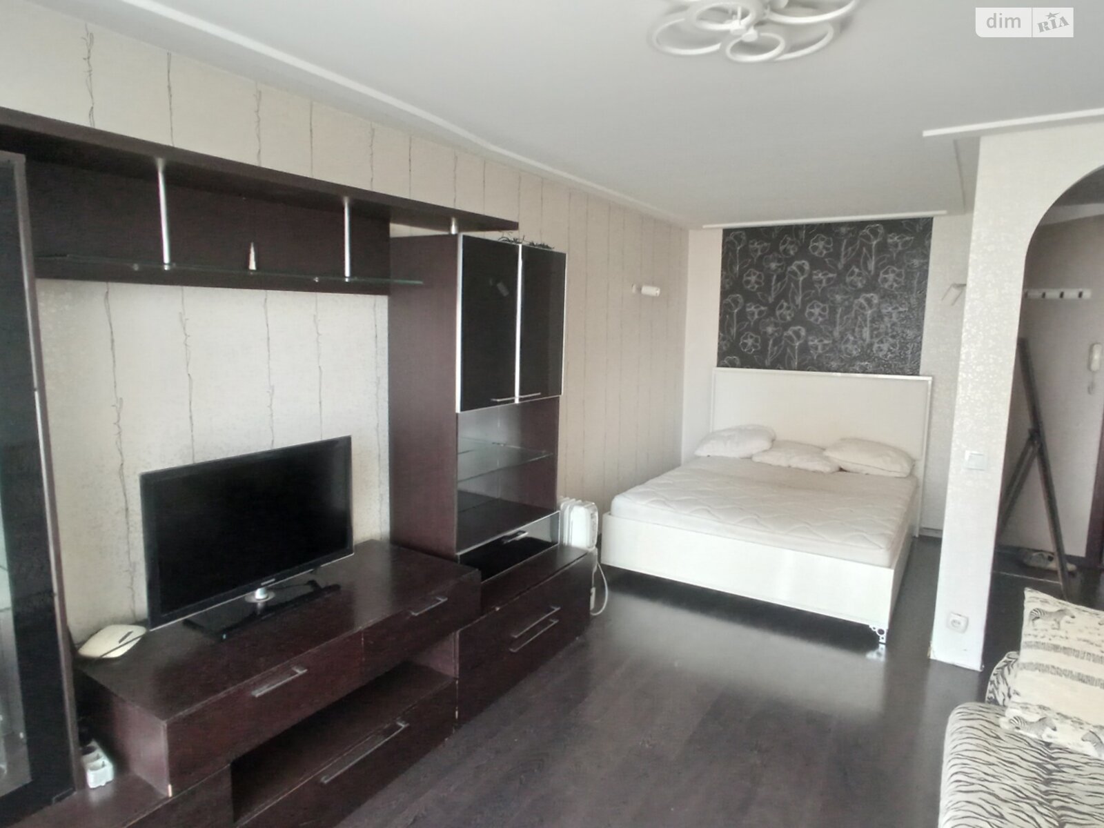 однокомнатная квартира в Днепре, район Проспект Поля, на просп. Поля Александра 18 в аренду на долгий срок помесячно фото 1