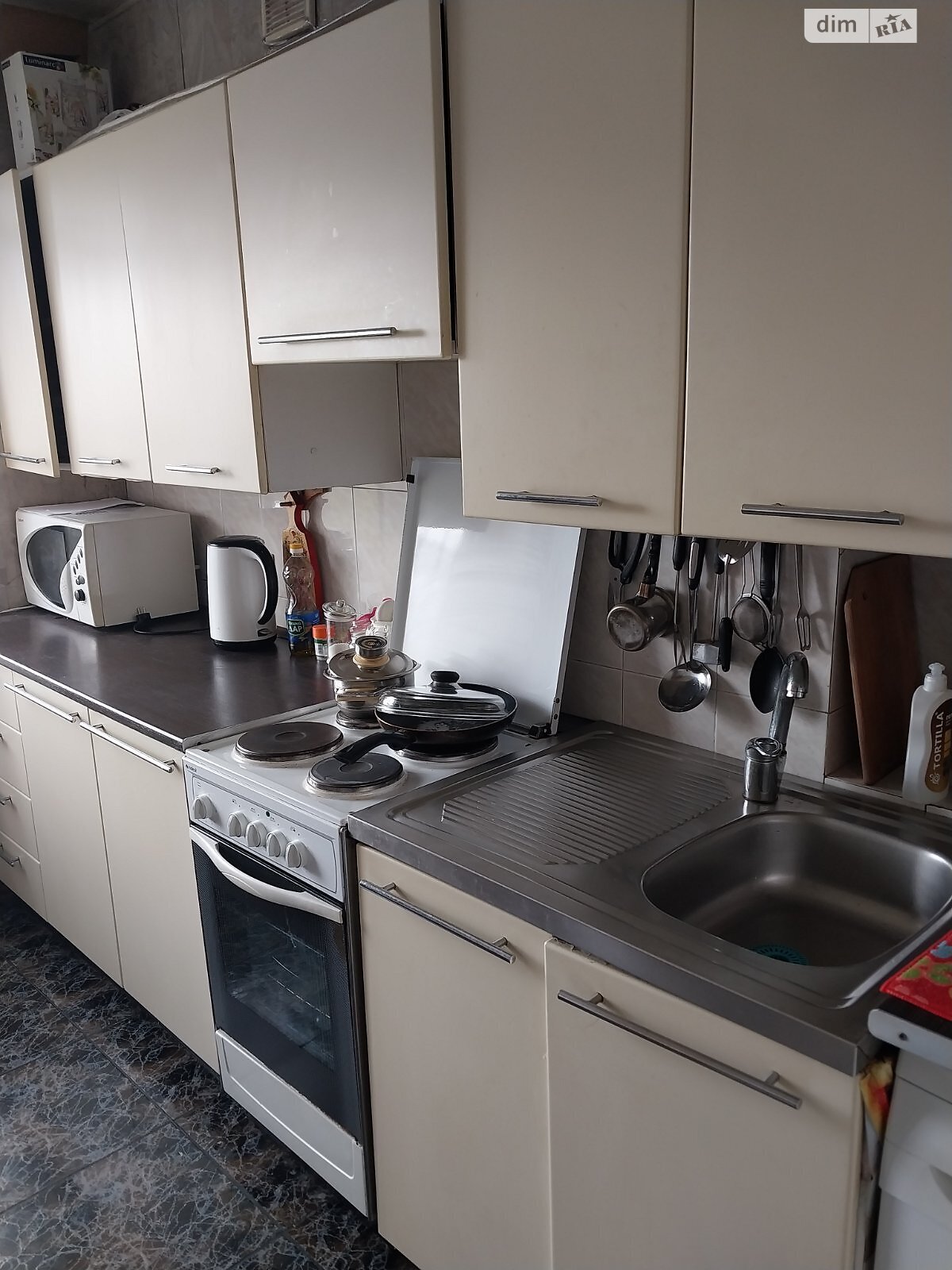 трехкомнатная квартира в Днепре, район Проспект Поля, на просп. Поля Александра в аренду на долгий срок помесячно фото 1