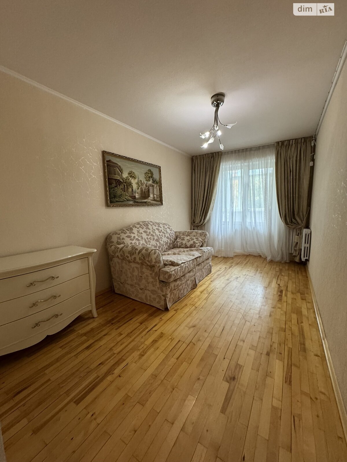 трехкомнатная квартира в Днепре, район Центр, на ул. Шнеерсона Менахем-Мендл в аренду на долгий срок помесячно фото 1