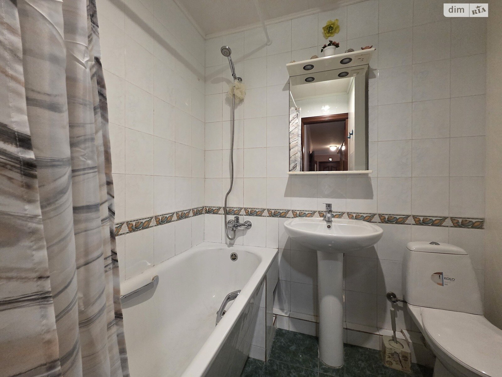 трикімнатна квартира в Дніпрі, район Проспект Поля, на вул. Шнеєрсона Менахем-Мендл в довготривалу оренду помісячно фото 1 трикімнатна квартира в Дніпрі, район Проспект Поля, на вул. Шнеєрсона Менахем-Мендл в довготривалу оренду помісячно фото 1