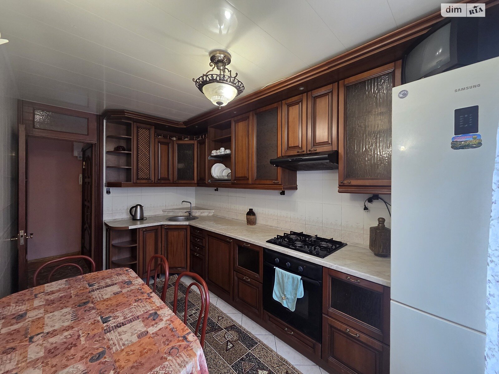 трикімнатна квартира в Дніпрі, район Проспект Поля, на вул. Шнеєрсона Менахем-Мендл в довготривалу оренду помісячно фото 1 трикімнатна квартира в Дніпрі, район Проспект Поля, на вул. Шнеєрсона Менахем-Мендл в довготривалу оренду помісячно фото 1