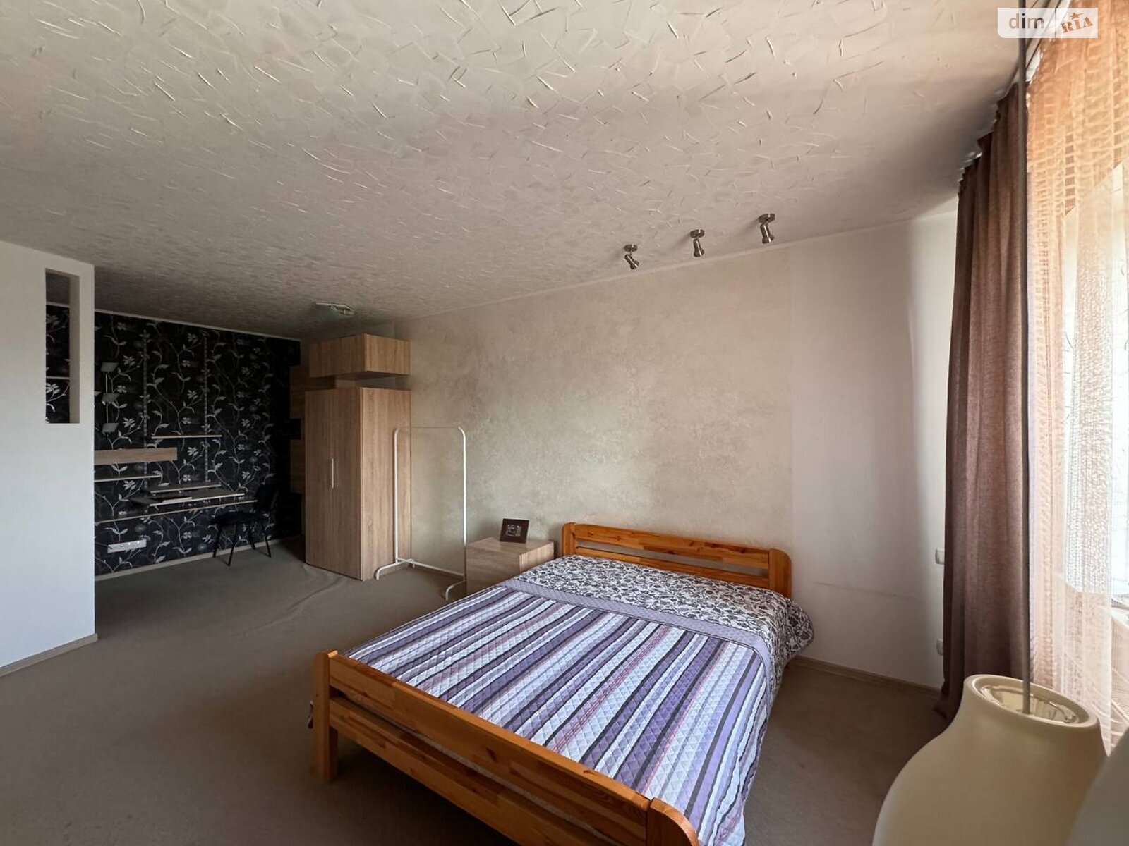 однокомнатная квартира в Днепре, район Рабочая, на ул. Дмитрия Кедрина 53А в аренду на долгий срок помесячно фото 1