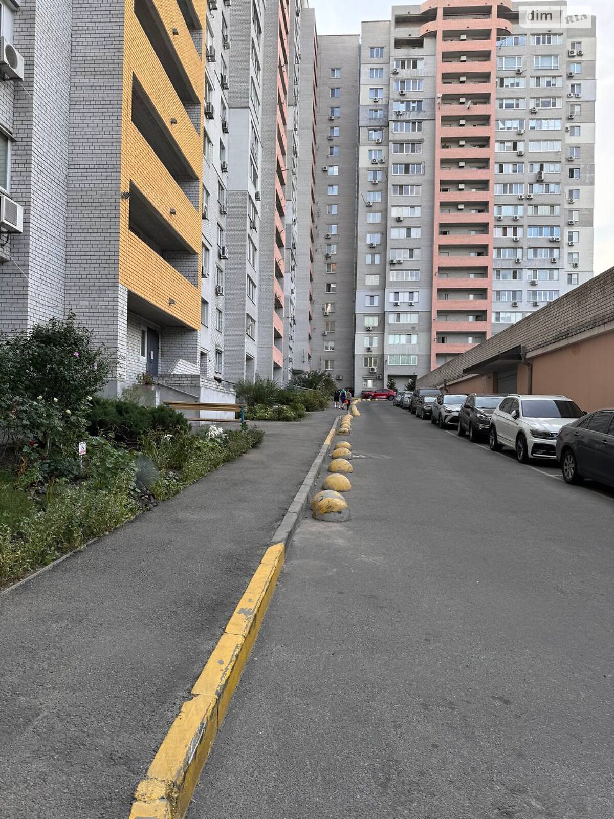 однокомнатная квартира в Днепре, район Рабочая, на ул. Дмитрия Кедрина 53А в аренду на долгий срок помесячно фото 1