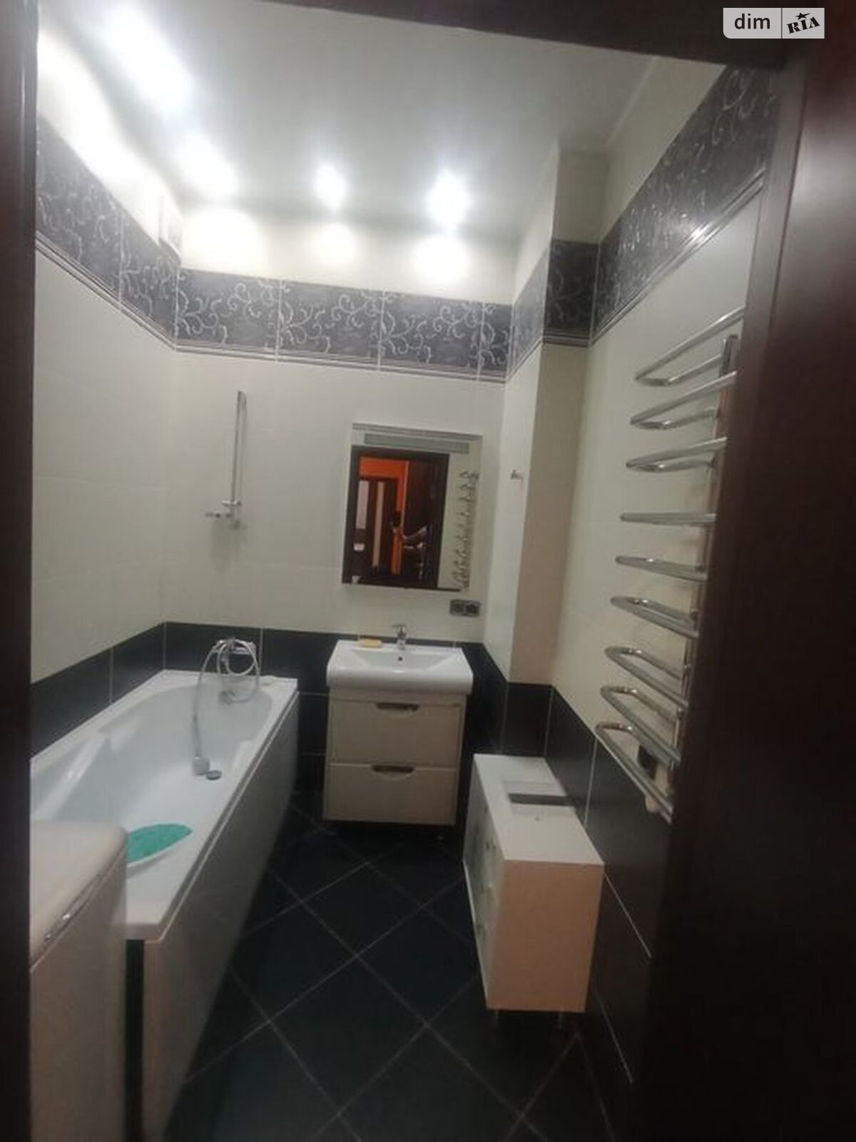 двокімнатна квартира в Дніпрі, район Робоча, на вул. Робоча 18 в довготривалу оренду помісячно фото 1 двокімнатна квартира в Дніпрі, район Робоча, на вул. Робоча 18 в довготривалу оренду помісячно фото 1