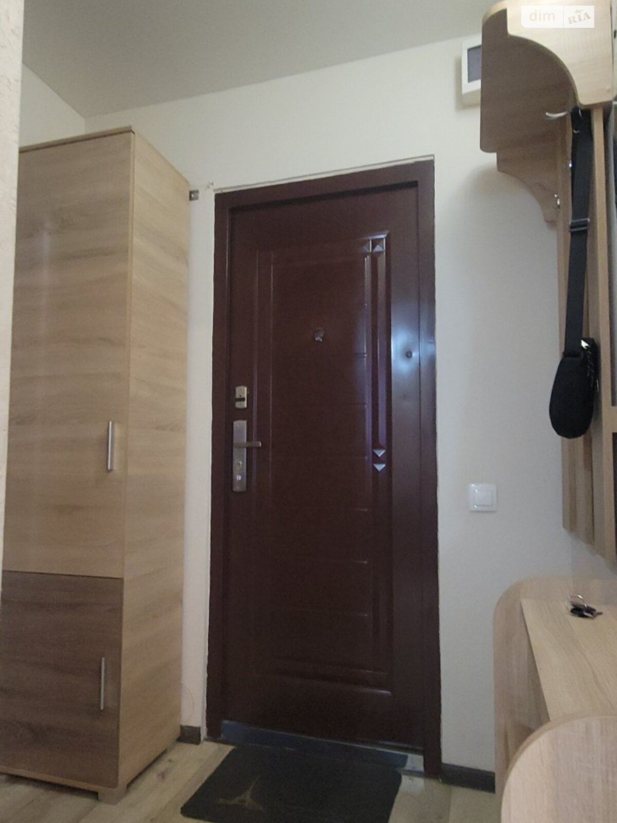 однокомнатная квартира в Днепре, район Шевченковский, на просп. Хмельницкого Богдана 31 в аренду на долгий срок помесячно фото 1