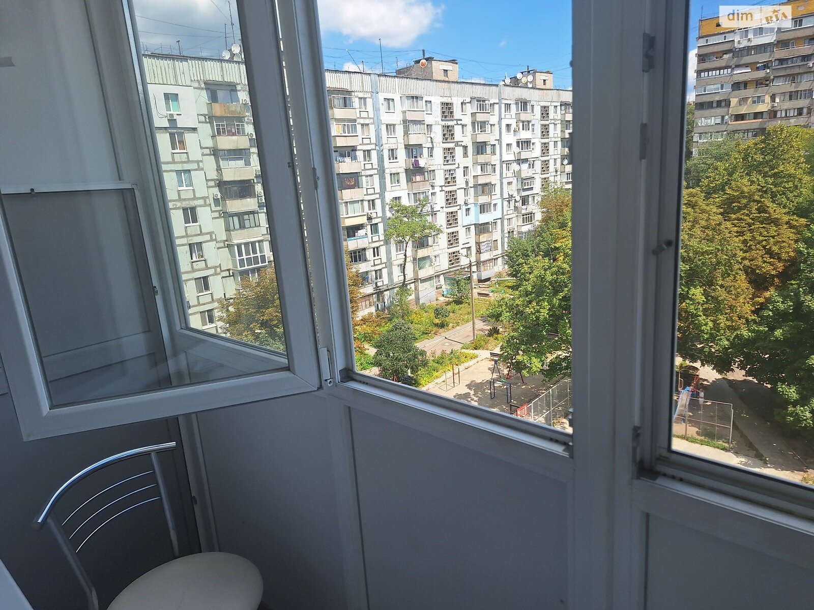 трехкомнатная квартира в Днепре, район Шевченковский, на мас. Тополь-2 10 корпус 3 в аренду на долгий срок помесячно фото 1 трехкомнатная квартира в Днепре, район Шевченковский, на мас. Тополь-2 10 корпус 3 в аренду на долгий срок помесячно фото 1