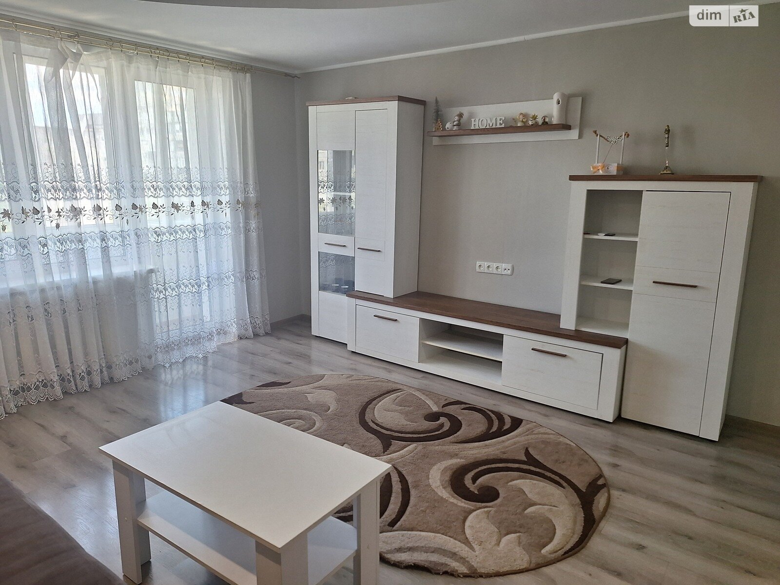 трехкомнатная квартира в Днепре, район Шевченковский, на мас. Тополь-2 10 корпус 3 в аренду на долгий срок помесячно фото 1 трехкомнатная квартира в Днепре, район Шевченковский, на мас. Тополь-2 10 корпус 3 в аренду на долгий срок помесячно фото 1