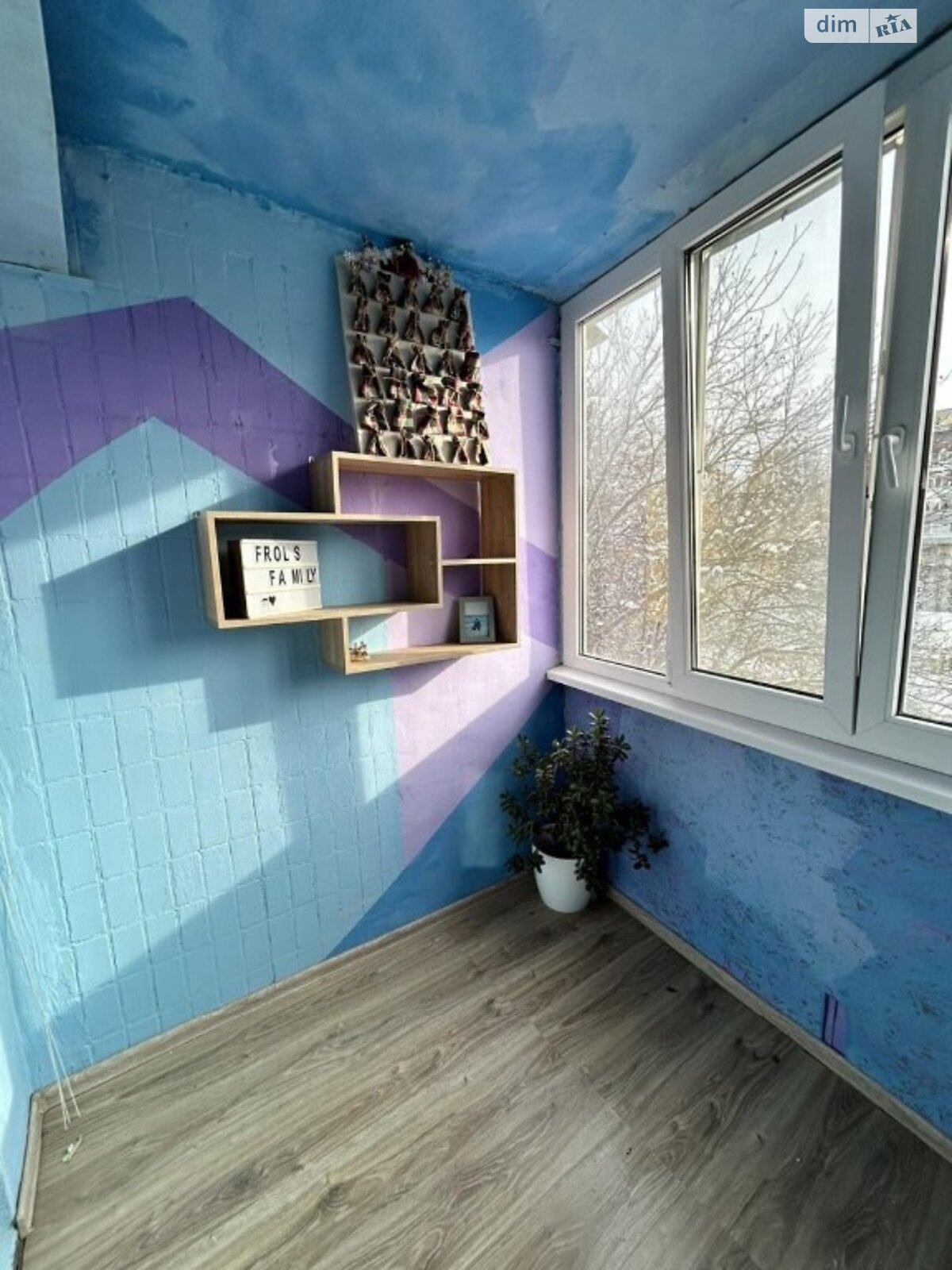 трехкомнатная квартира с мебелью в Днепре, район Шевченковский, на мас. Тополь-3 в аренду на долгий срок помесячно фото 1