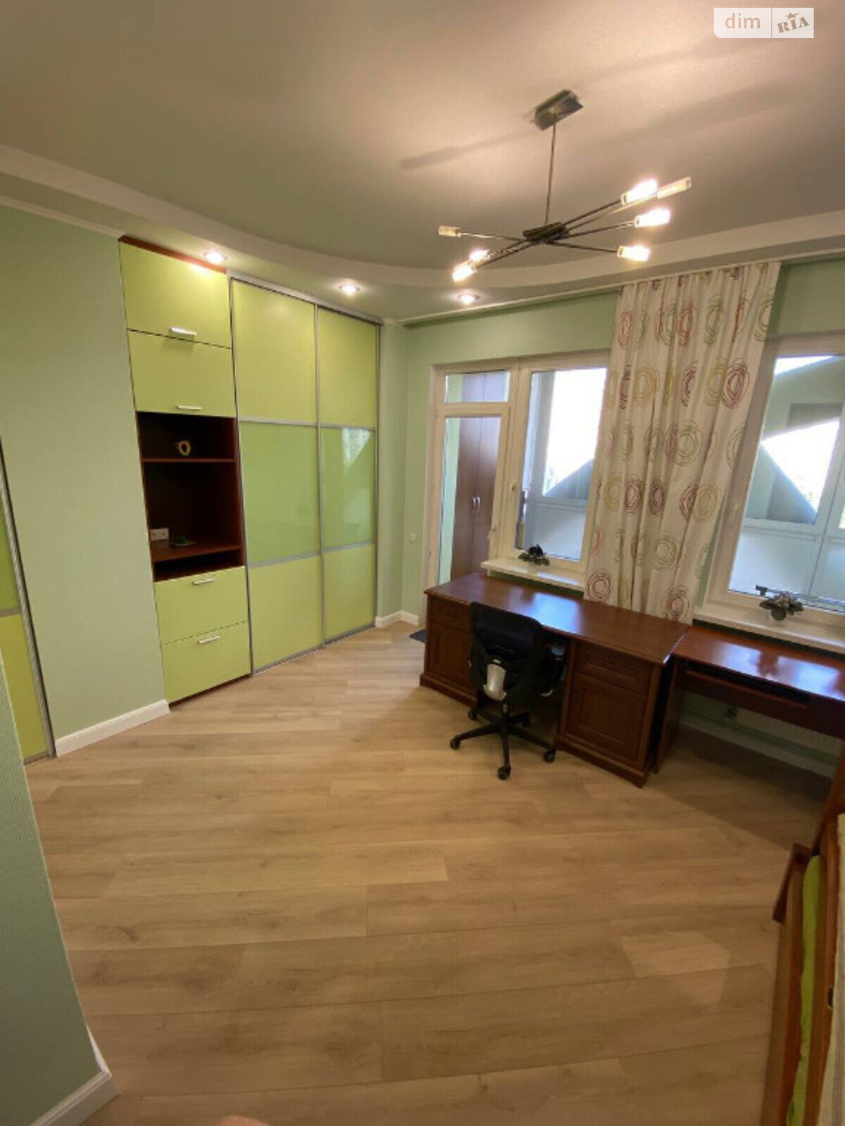 трехкомнатная квартира с мебелью в Днепре, район Соборный, на спуск Крутогорный 33 в аренду на долгий срок помесячно фото 1