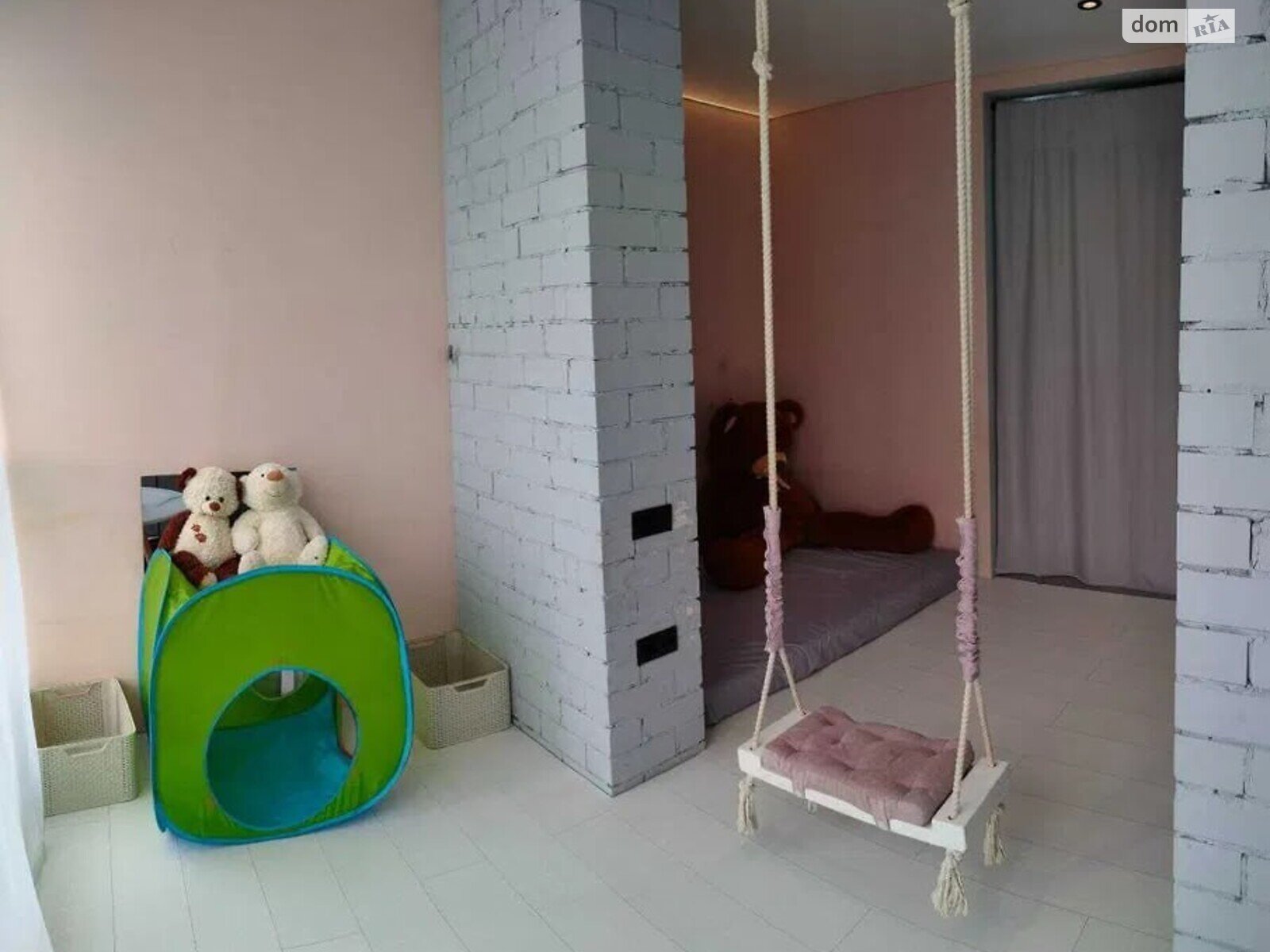 трехкомнатная квартира с мебелью в Днепре, район Соборный, на ул. Мандрыковская в аренду на долгий срок помесячно фото 1