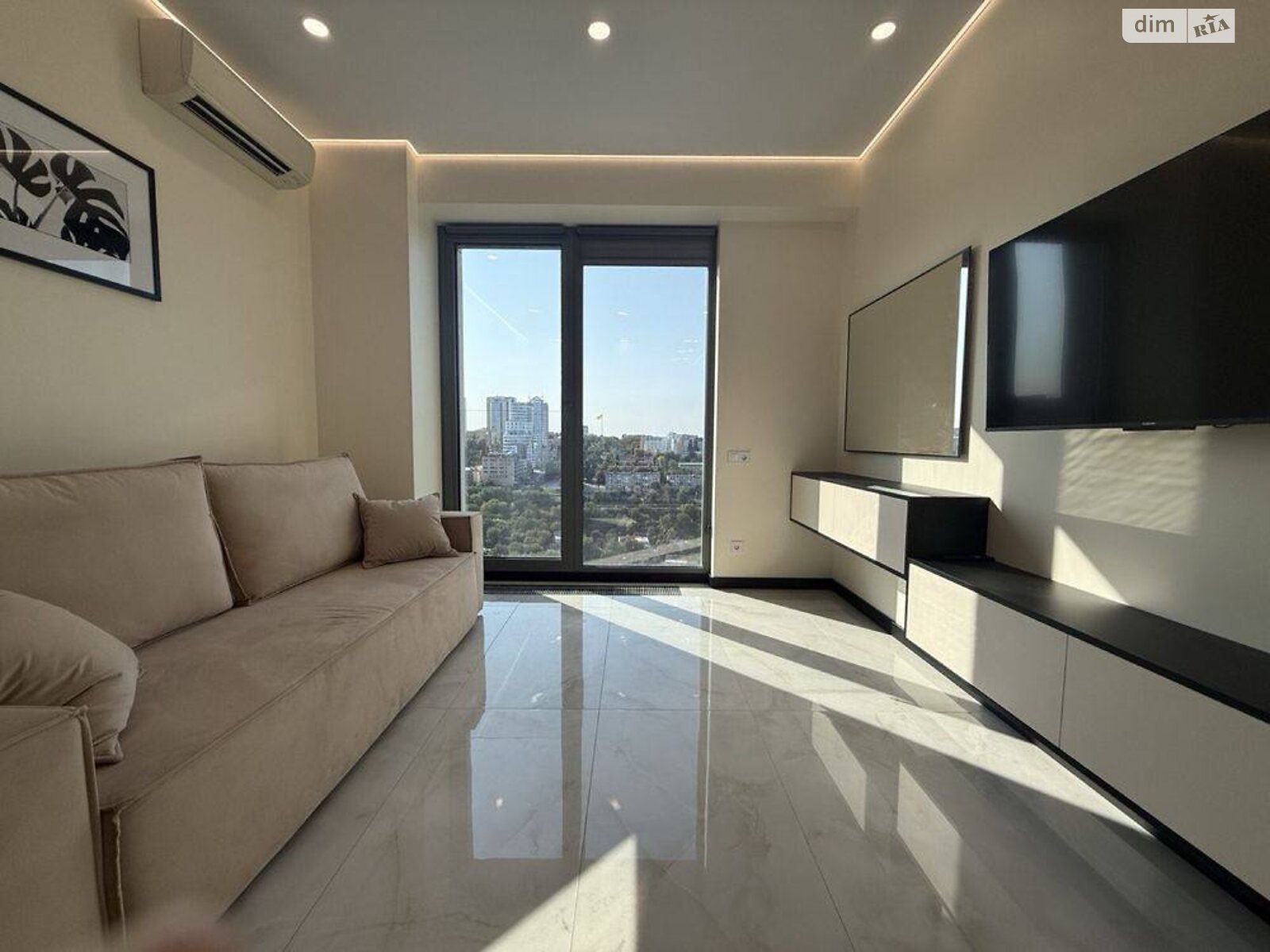 однокомнатная квартира в Днепре, район Соборный, на ул. Набережная Победы 9Б в аренду на долгий срок помесячно фото 1