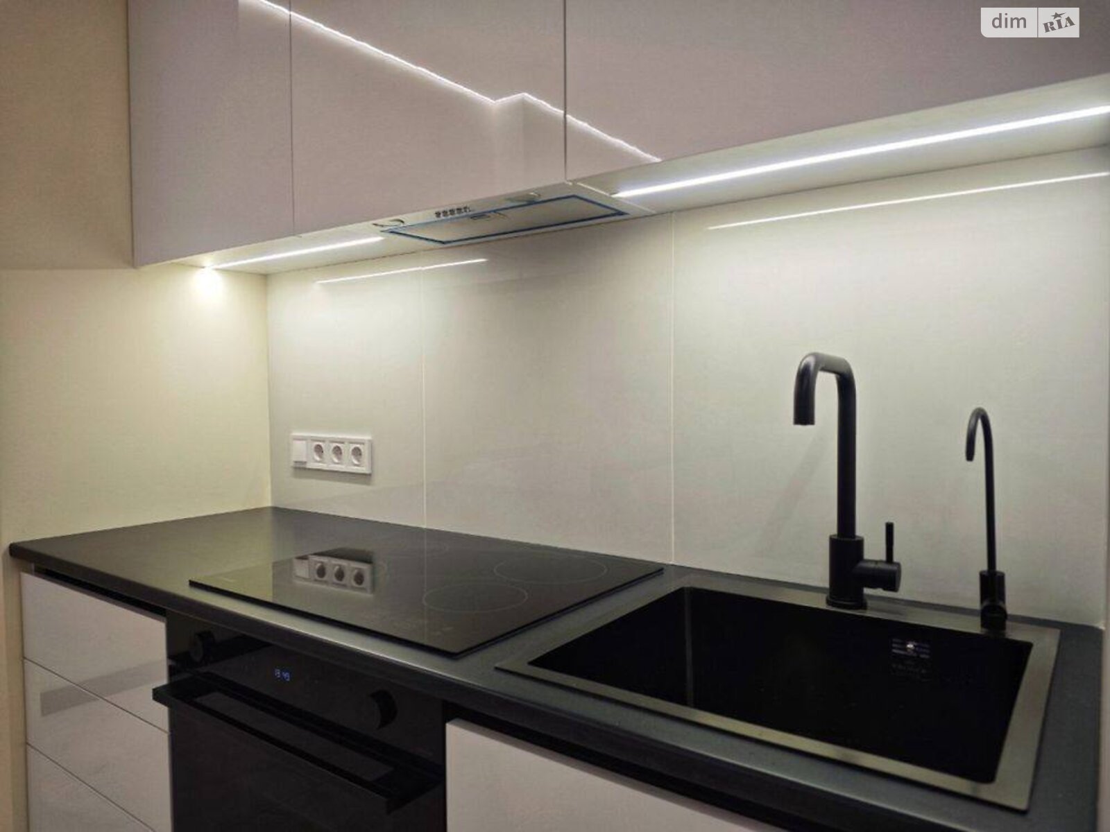 однокомнатная квартира в Днепре, район Соборный, на ул. Набережная Победы 9Б в аренду на долгий срок помесячно фото 1