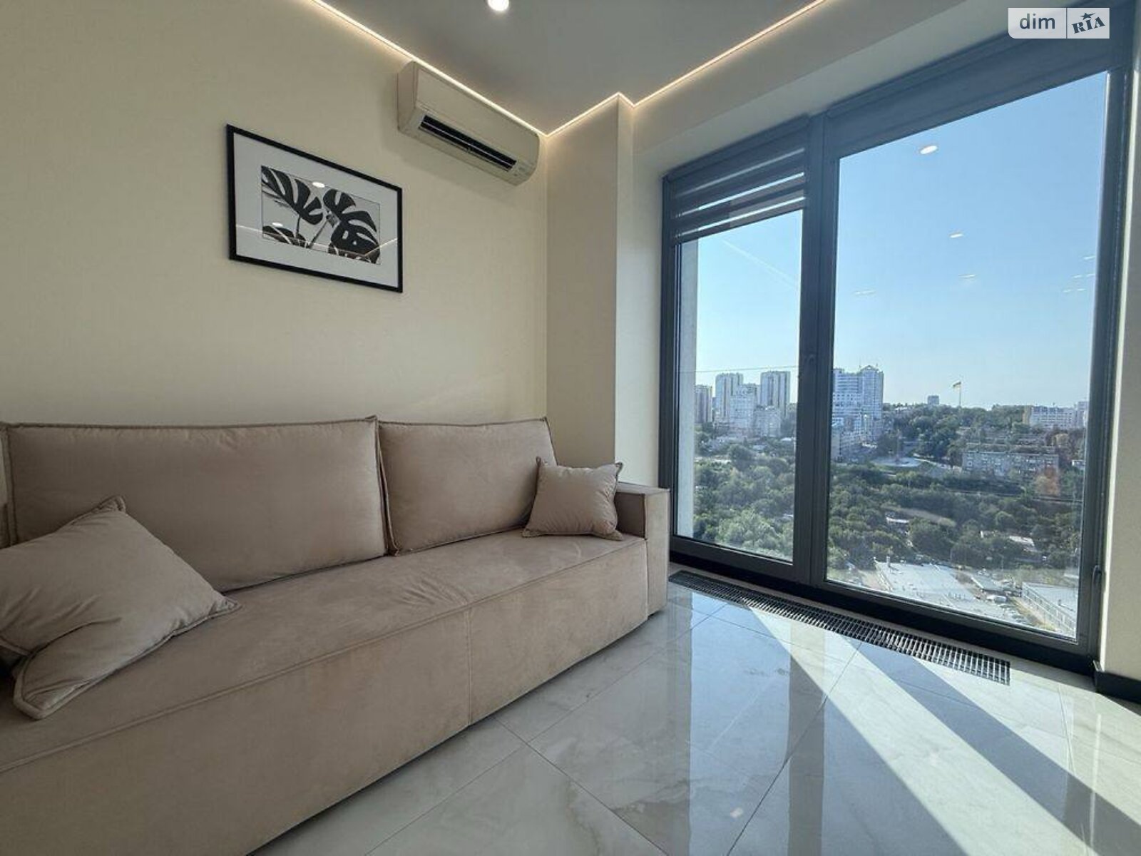 однокомнатная квартира в Днепре, район Соборный, на ул. Набережная Победы 9Б в аренду на долгий срок помесячно фото 1