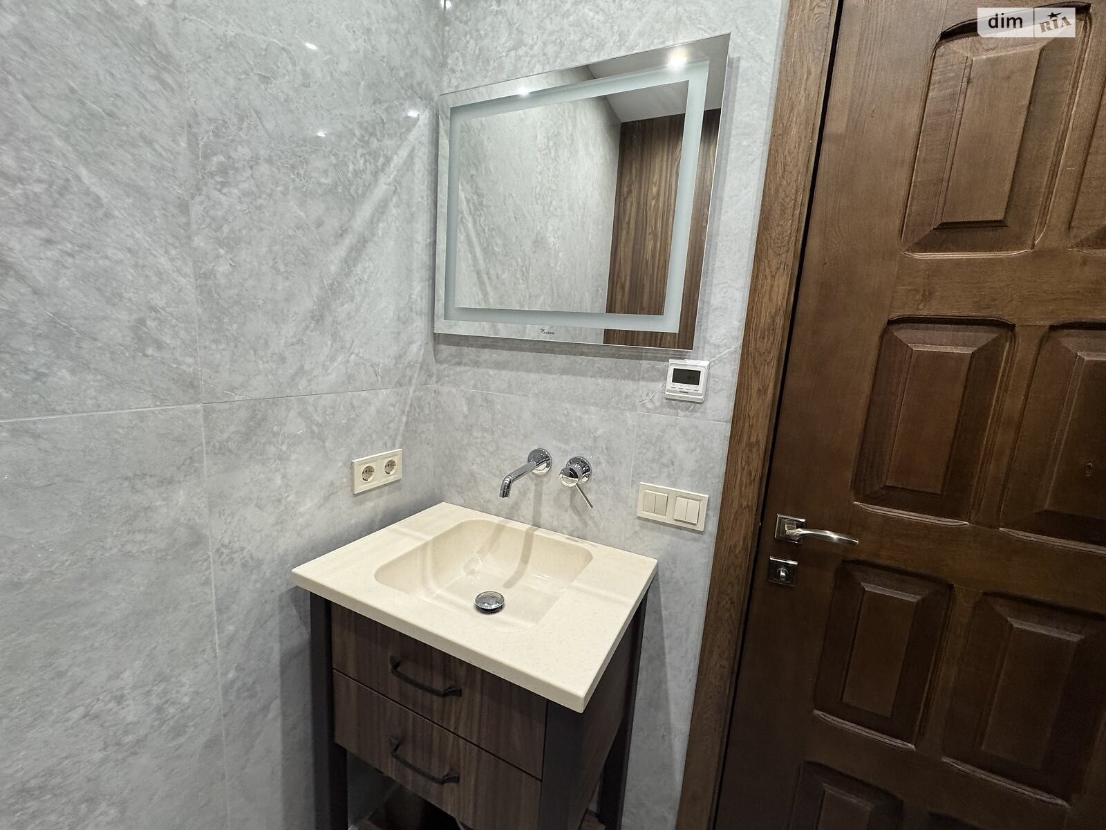 однокімнатна квартира в Дніпрі, район Соборний, на вул. Набережна Перемоги в довготривалу оренду помісячно фото 1 однокімнатна квартира в Дніпрі, район Соборний, на вул. Набережна Перемоги в довготривалу оренду помісячно фото 1