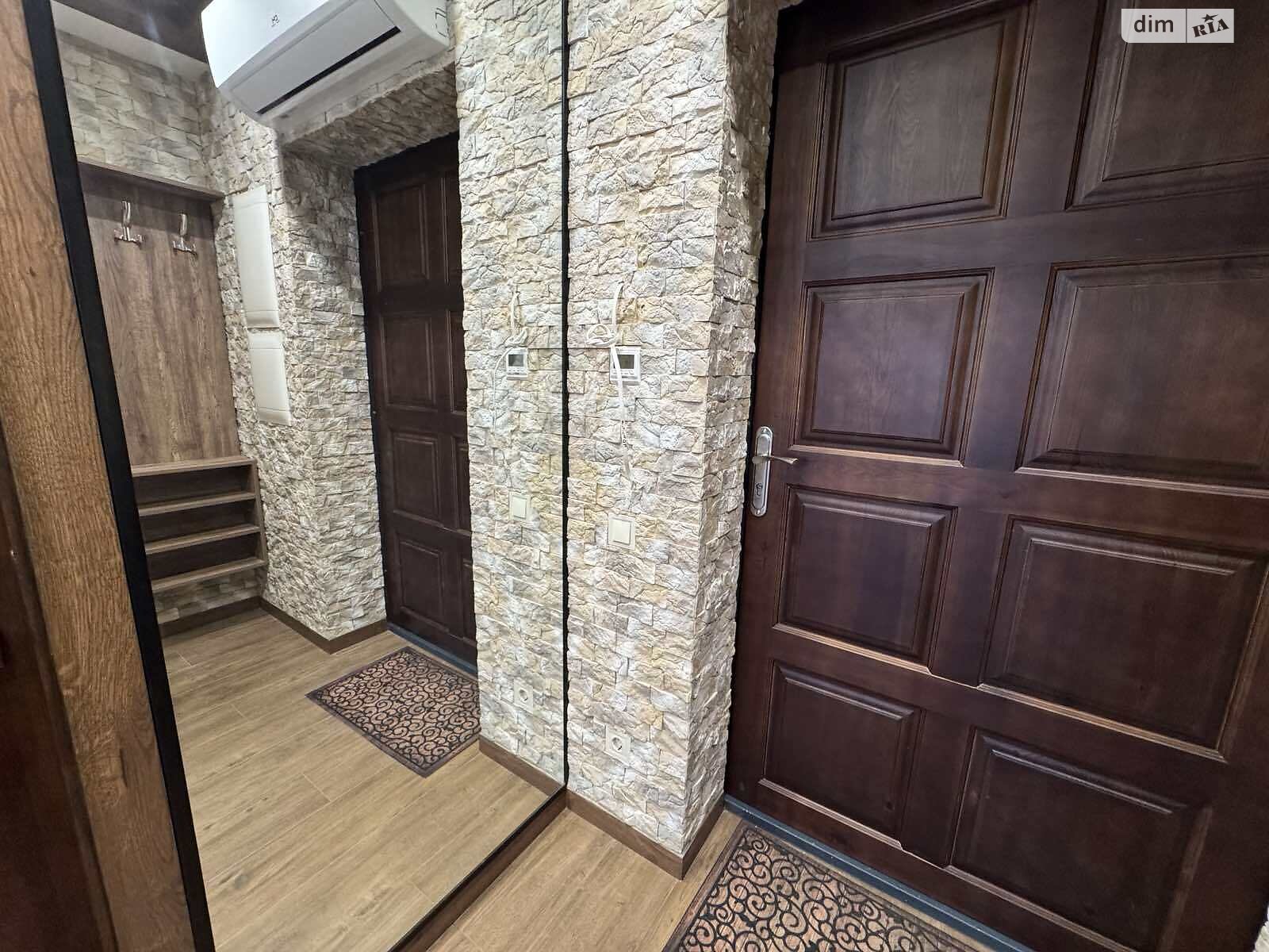 однокімнатна квартира в Дніпрі, район Соборний, на вул. Набережна Перемоги в довготривалу оренду помісячно фото 1 однокімнатна квартира в Дніпрі, район Соборний, на вул. Набережна Перемоги в довготривалу оренду помісячно фото 1