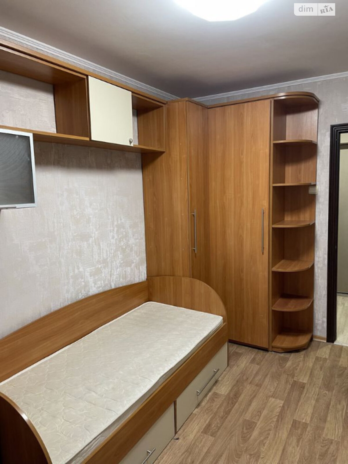 трехкомнатная квартира с мебелью в Днепре, район Солнечный, на ул. Малиновского Маршала 12 в аренду на долгий срок помесячно фото 1