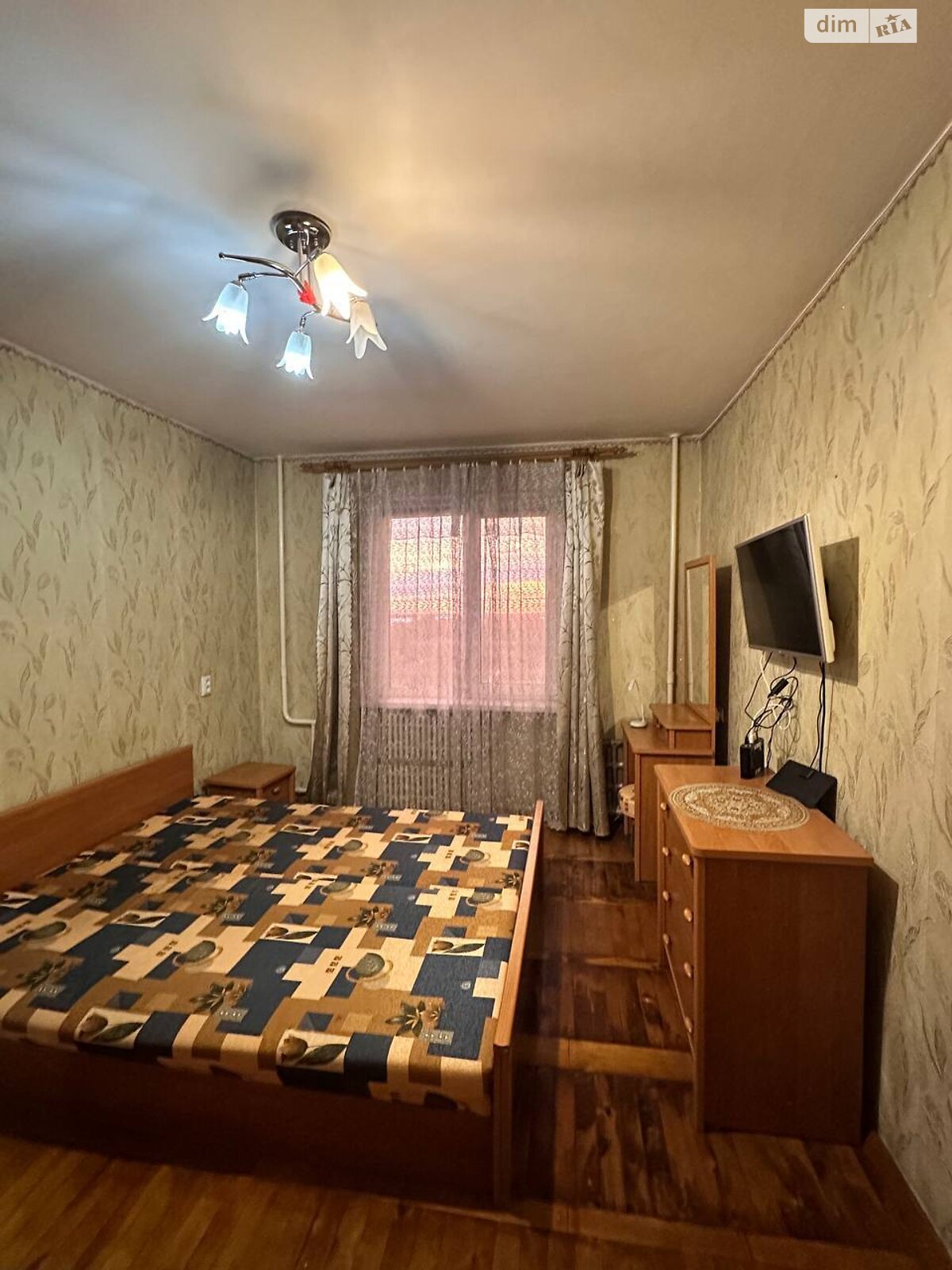 трикімнатна квартира в Дніпрі, район Сонячний, на вул. Сонячна Набережна в довготривалу оренду помісячно фото 1 трикімнатна квартира в Дніпрі, район Сонячний, на вул. Сонячна Набережна в довготривалу оренду помісячно фото 1