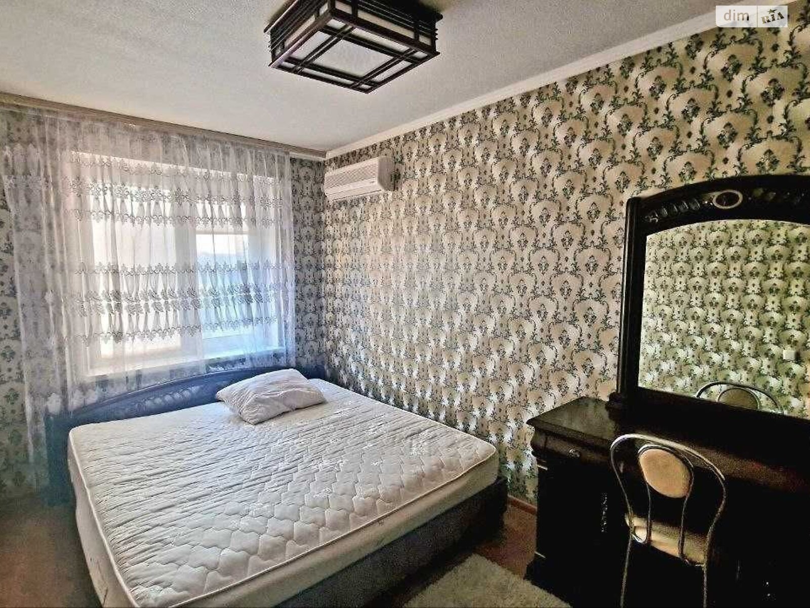 трехкомнатная квартира в Днепре, район Солнечный, на ул. Солнечная Набережная 42 в аренду на долгий срок помесячно фото 1