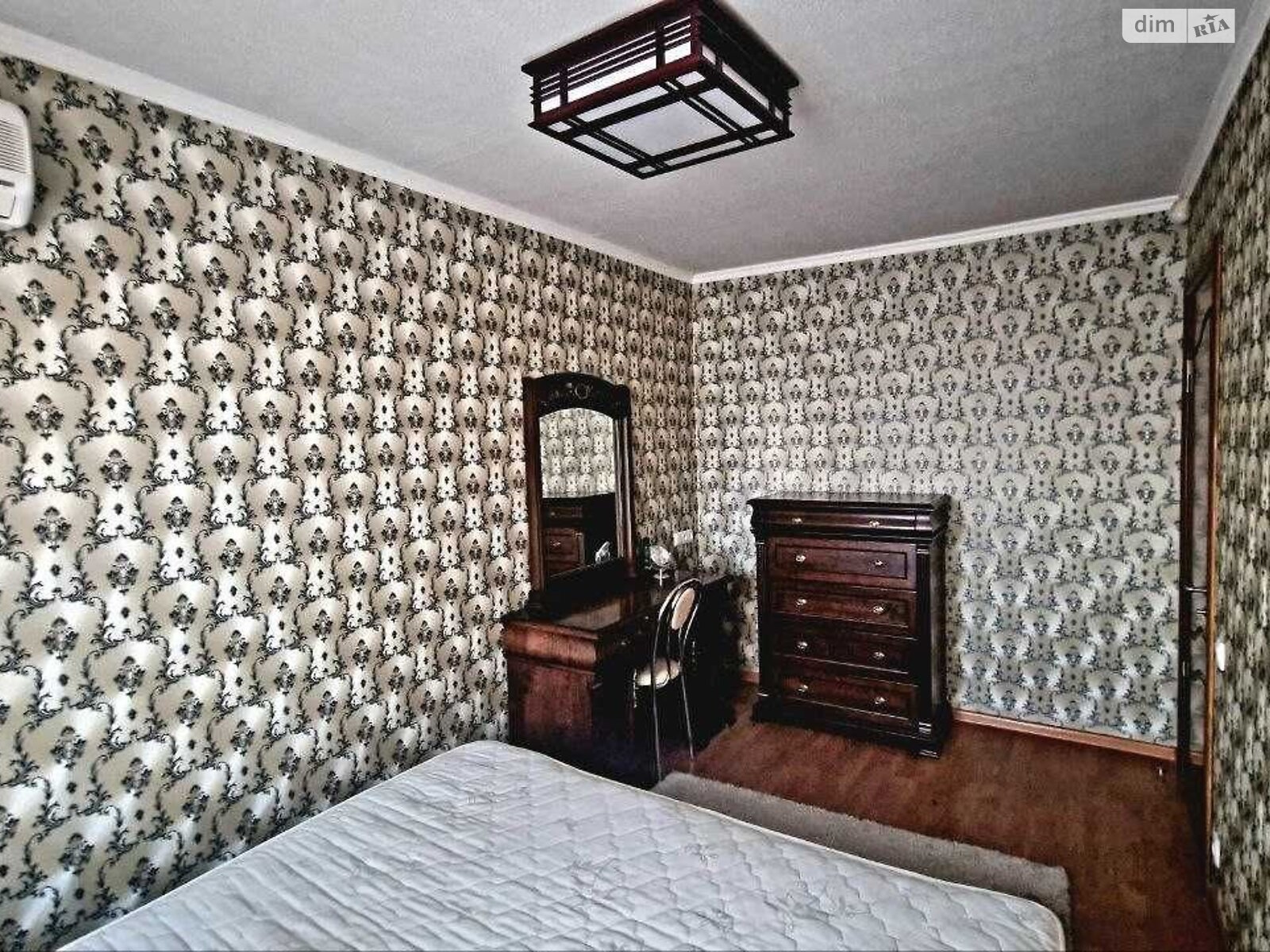 трехкомнатная квартира в Днепре, район Солнечный, на ул. Солнечная Набережная 42 в аренду на долгий срок помесячно фото 1