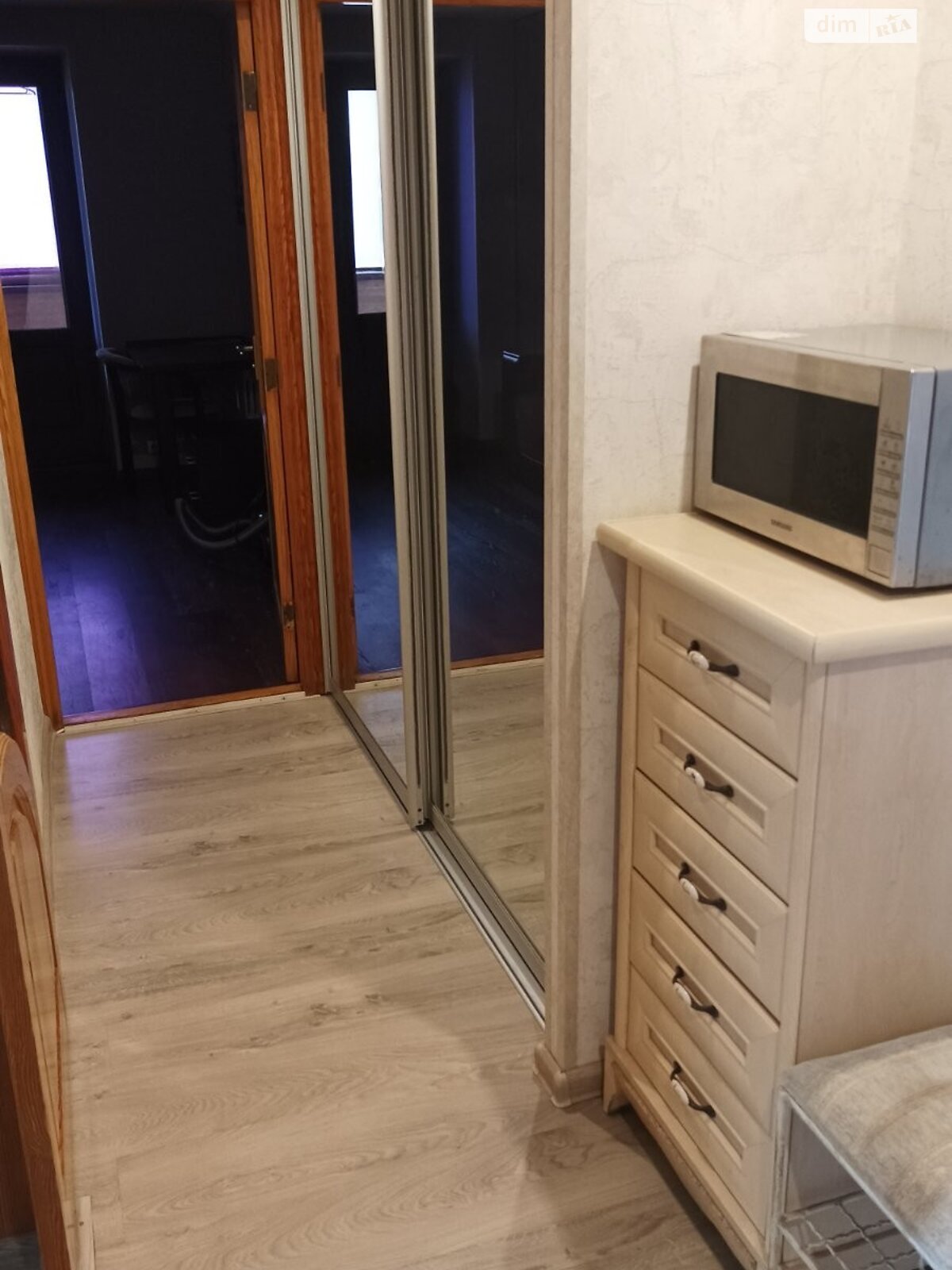 трикімнатна квартира в Дніпрі, район Титова, на вул. Незалежності в довготривалу оренду помісячно фото 1 трикімнатна квартира в Дніпрі, район Титова, на вул. Незалежності в довготривалу оренду помісячно фото 1