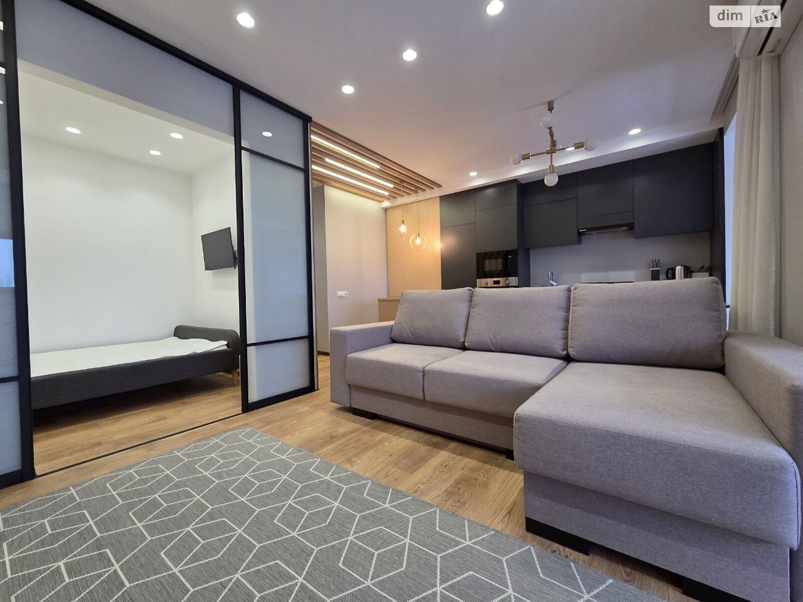 однокомнатная квартира в Днепре, район Титовая, на ул. Независимости 26 в аренду на долгий срок помесячно фото 1