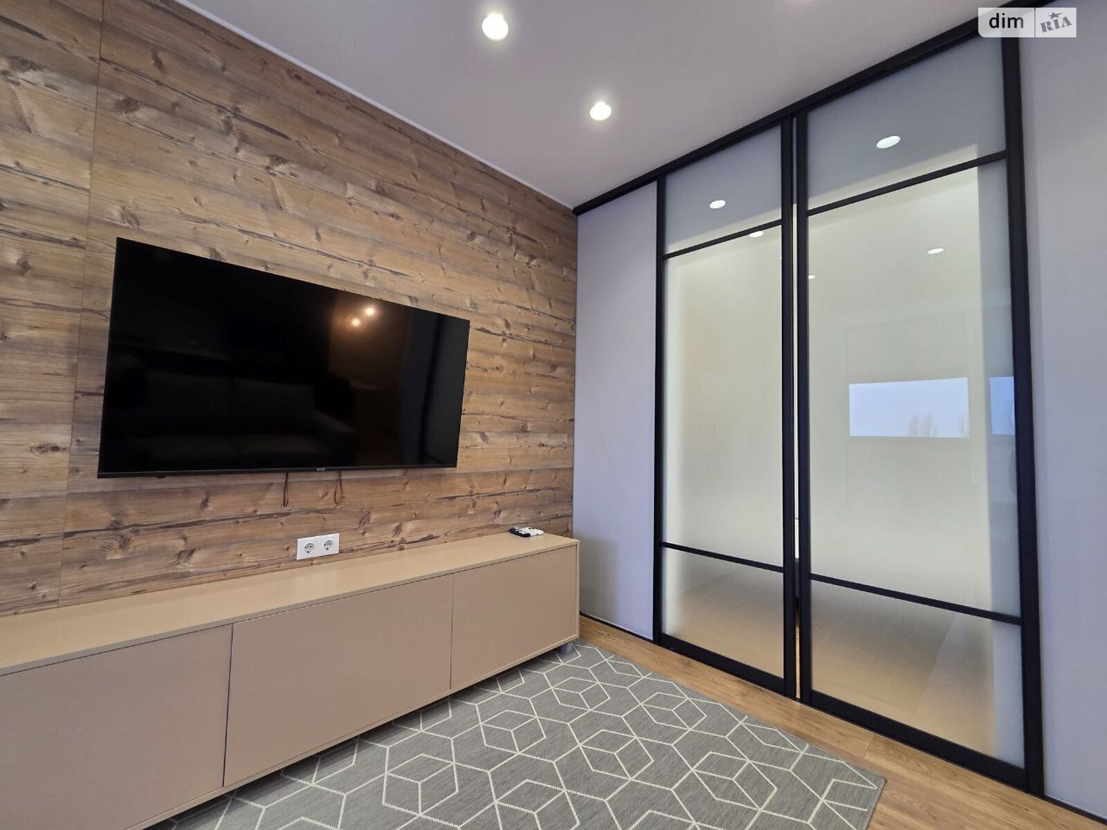 однокомнатная квартира в Днепре, район Титовая, на ул. Независимости 26 в аренду на долгий срок помесячно фото 1