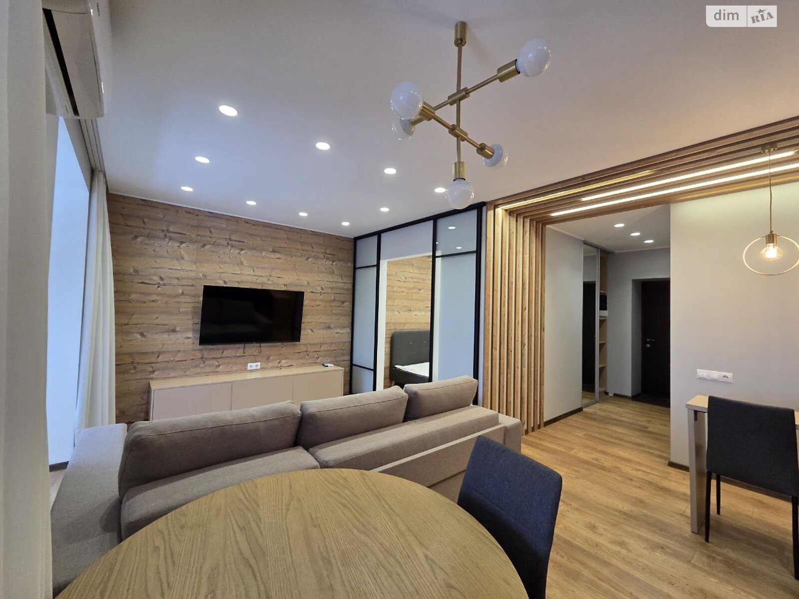 однокомнатная квартира в Днепре, район Титовая, на ул. Независимости 26 в аренду на долгий срок помесячно фото 1