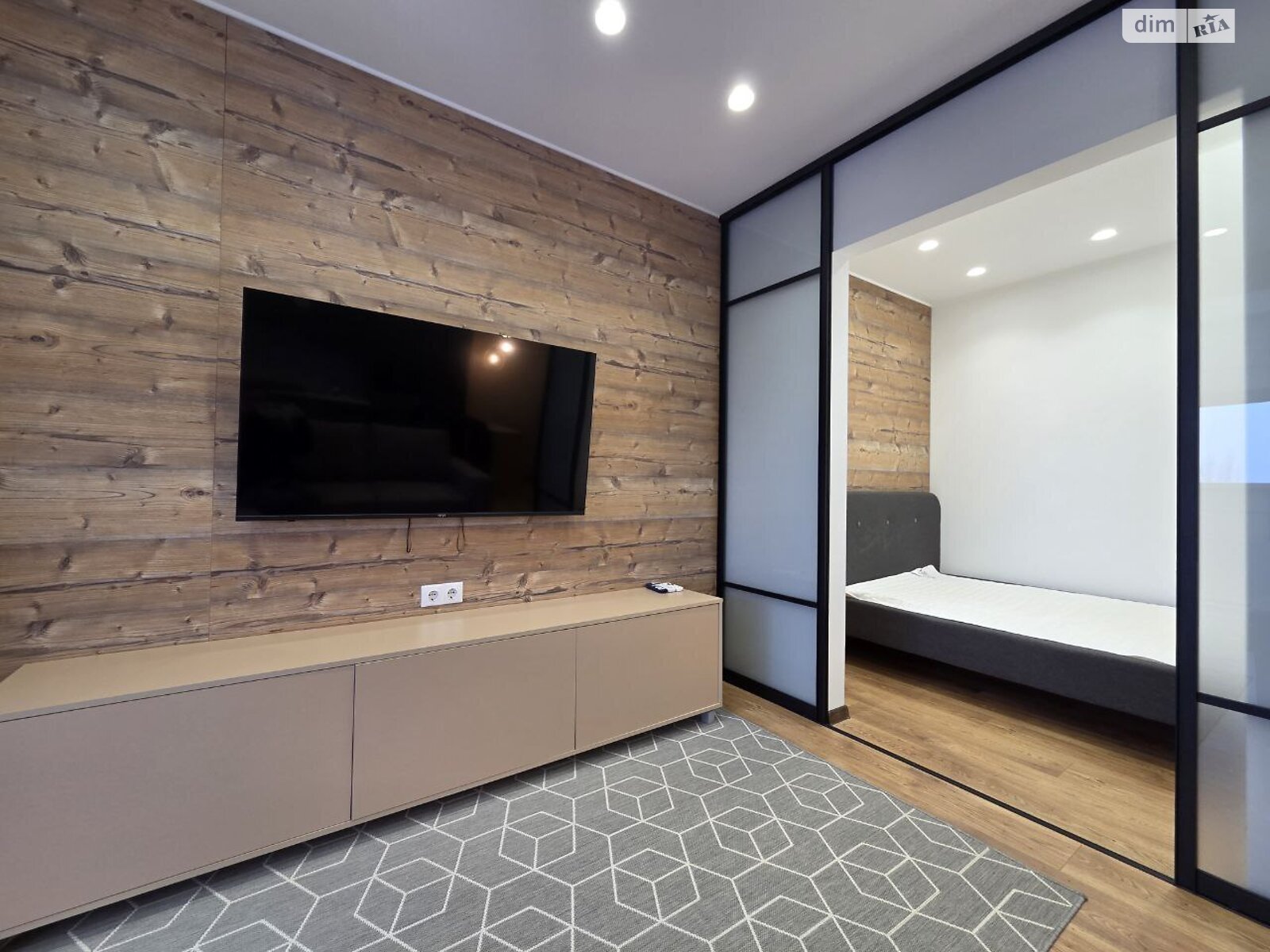 однокомнатная квартира в Днепре, район Титовая, на ул. Независимости 26 в аренду на долгий срок помесячно фото 1