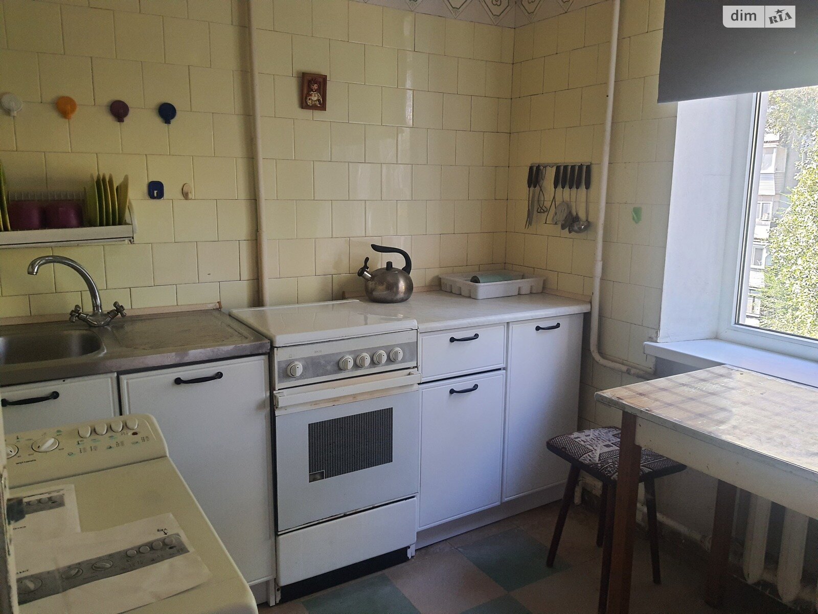 трикімнатна квартира в Дніпрі, район Титова, на вул. Новокримська в довготривалу оренду помісячно фото 1