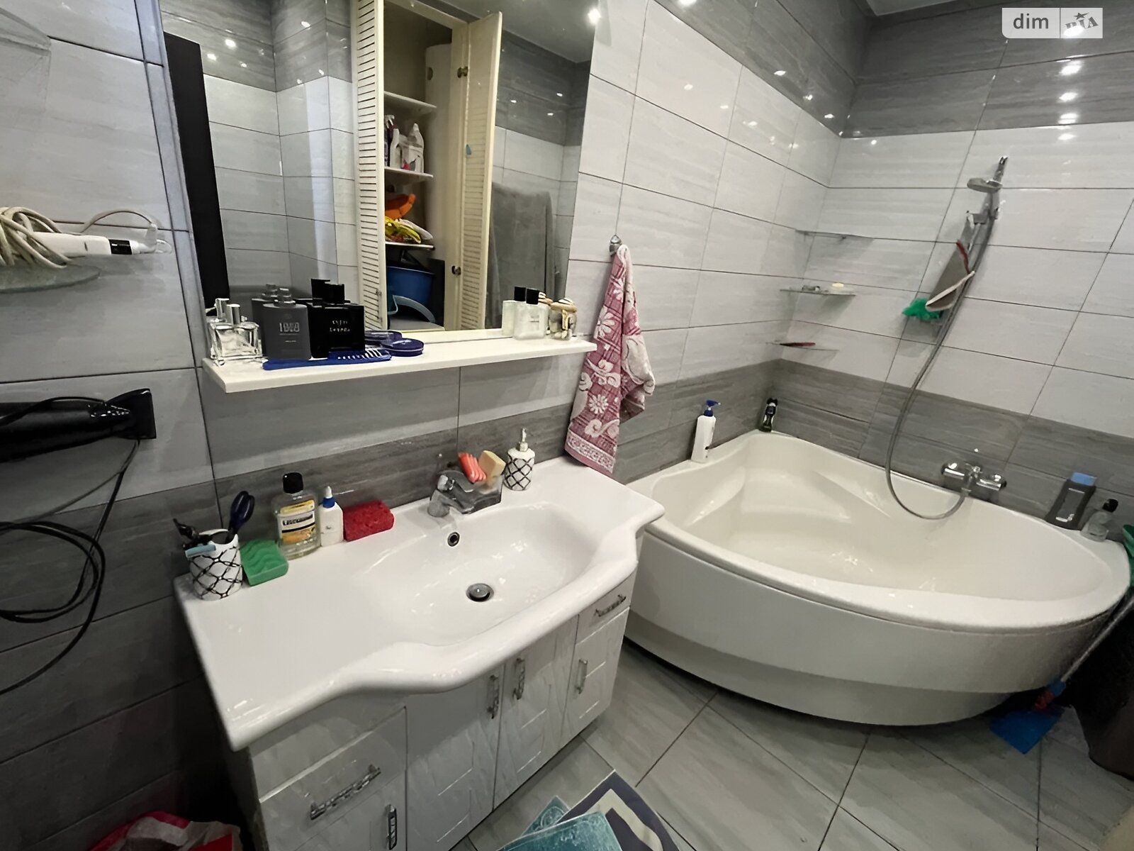 трехкомнатная квартира в Днепре, район Тополь-1, на мас. Тополь-1 18, кв. 97 в аренду на долгий срок помесячно фото 1 трехкомнатная квартира в Днепре, район Тополь-1, на мас. Тополь-1 18, кв. 97 в аренду на долгий срок помесячно фото 1