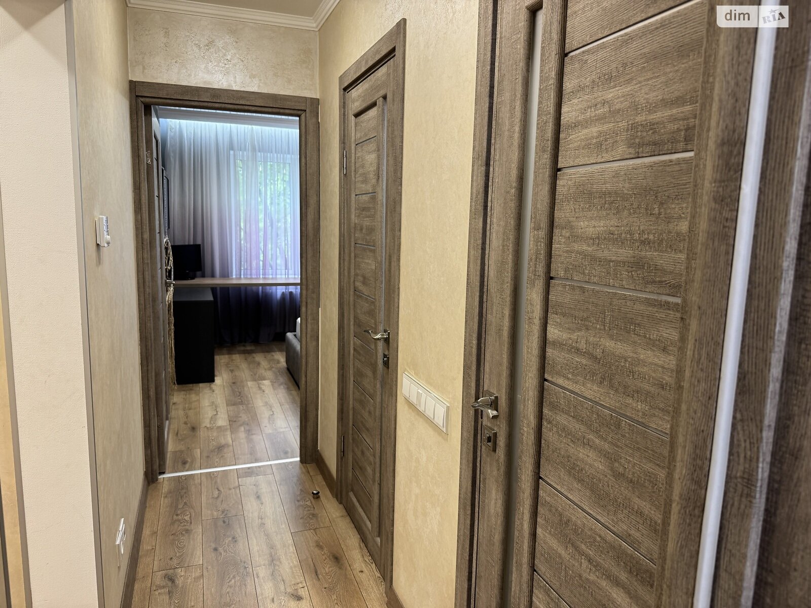 трехкомнатная квартира в Днепре, район Тополь-1, на мас. Тополь-1 18 в аренду на долгий срок помесячно фото 1 трехкомнатная квартира в Днепре, район Тополь-1, на мас. Тополь-1 18 в аренду на долгий срок помесячно фото 1