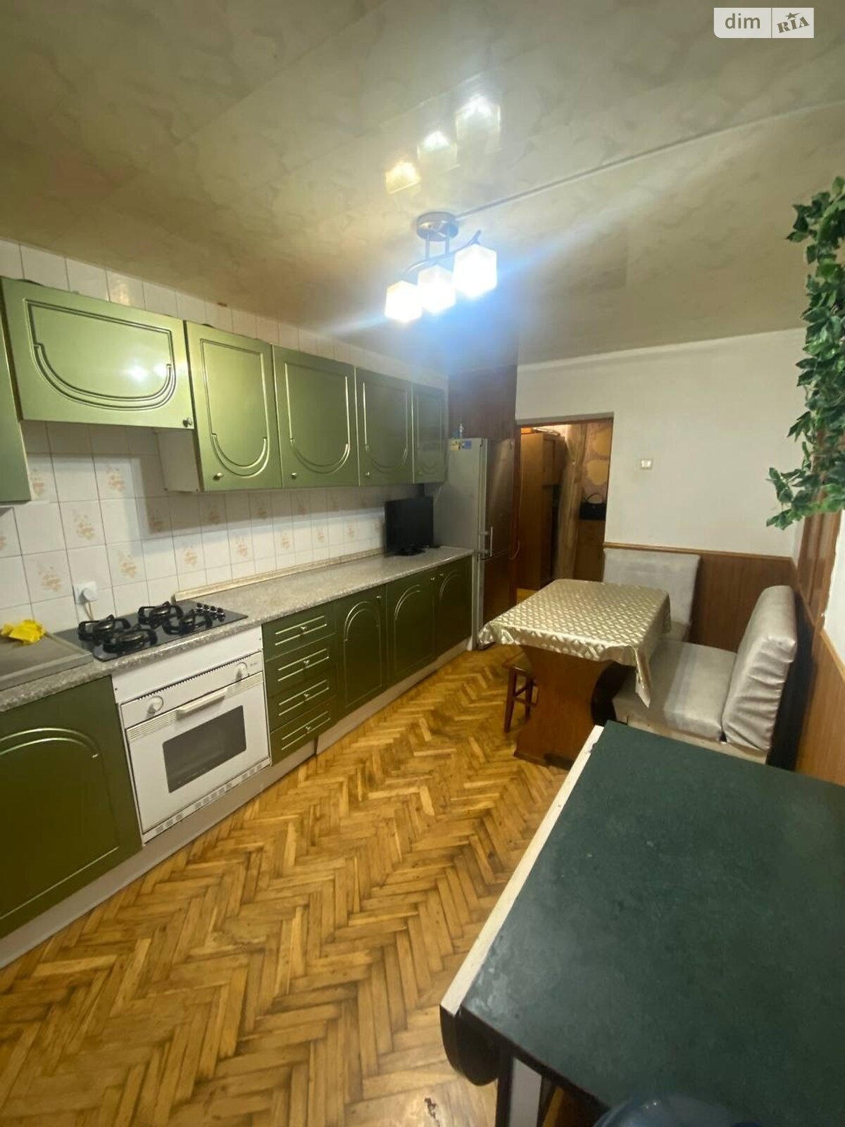 трехкомнатная квартира в Днепре, район Тополь-1, на мас. Тополь-1 11 в аренду на долгий срок помесячно фото 1 трехкомнатная квартира в Днепре, район Тополь-1, на мас. Тополь-1 11 в аренду на долгий срок помесячно фото 1