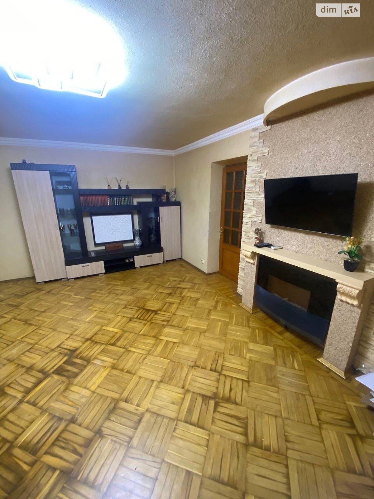 трехкомнатная квартира в Днепре, район Тополь-1, на мас. Тополь-1 11 в аренду на долгий срок помесячно фото 1 трехкомнатная квартира в Днепре, район Тополь-1, на мас. Тополь-1 11 в аренду на долгий срок помесячно фото 1