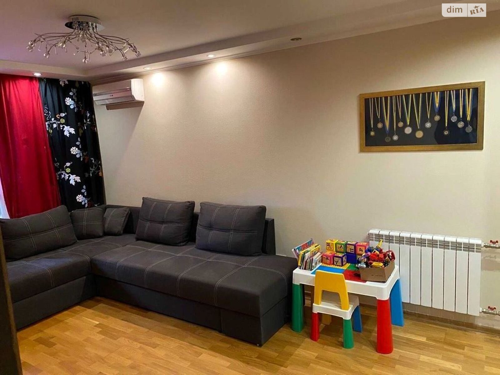 двухкомнатная квартира в Днепре, на мас. Тополь-2 34 в аренду на долгий срок помесячно фото 1