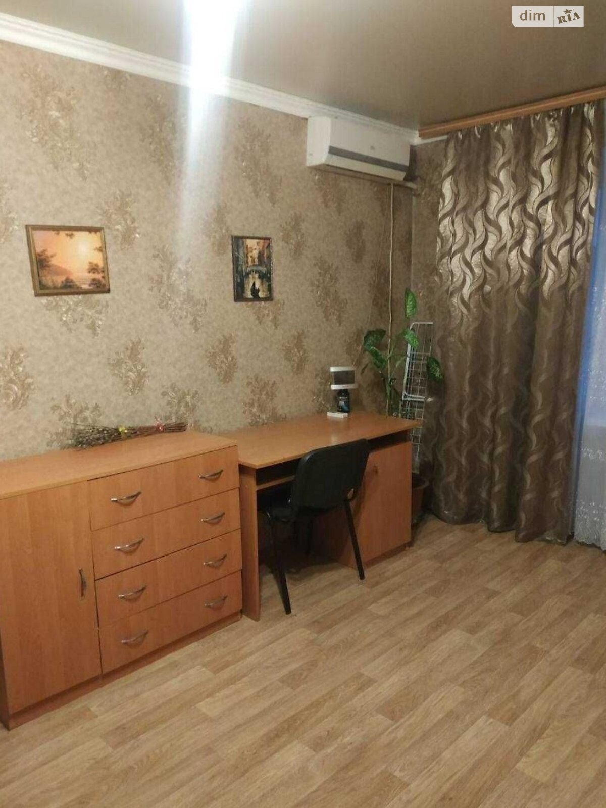 однокомнатная квартира в Днепре, на мас. Тополь-3 49 в аренду на долгий срок помесячно фото 1 однокомнатная квартира в Днепре, на мас. Тополь-3 49 в аренду на долгий срок помесячно фото 1