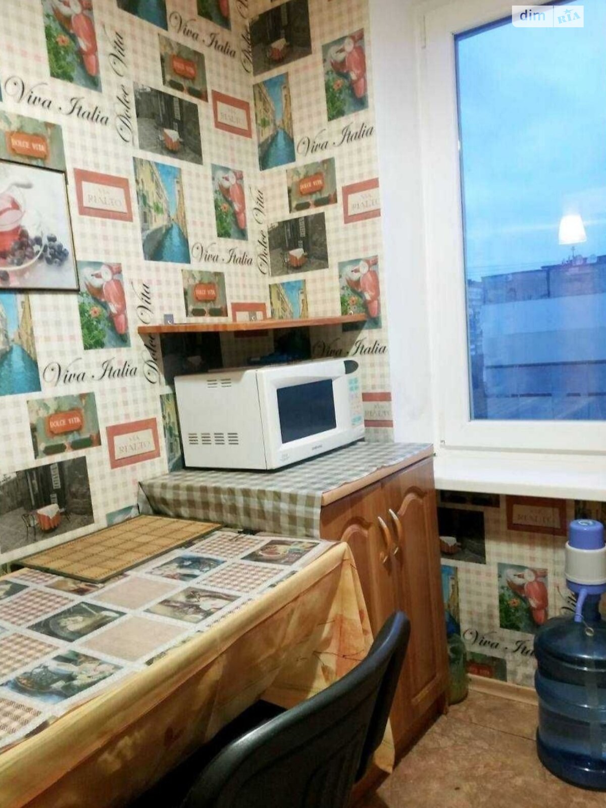 однокомнатная квартира в Днепре, на мас. Тополь-3 49 в аренду на долгий срок помесячно фото 1 однокомнатная квартира в Днепре, на мас. Тополь-3 49 в аренду на долгий срок помесячно фото 1